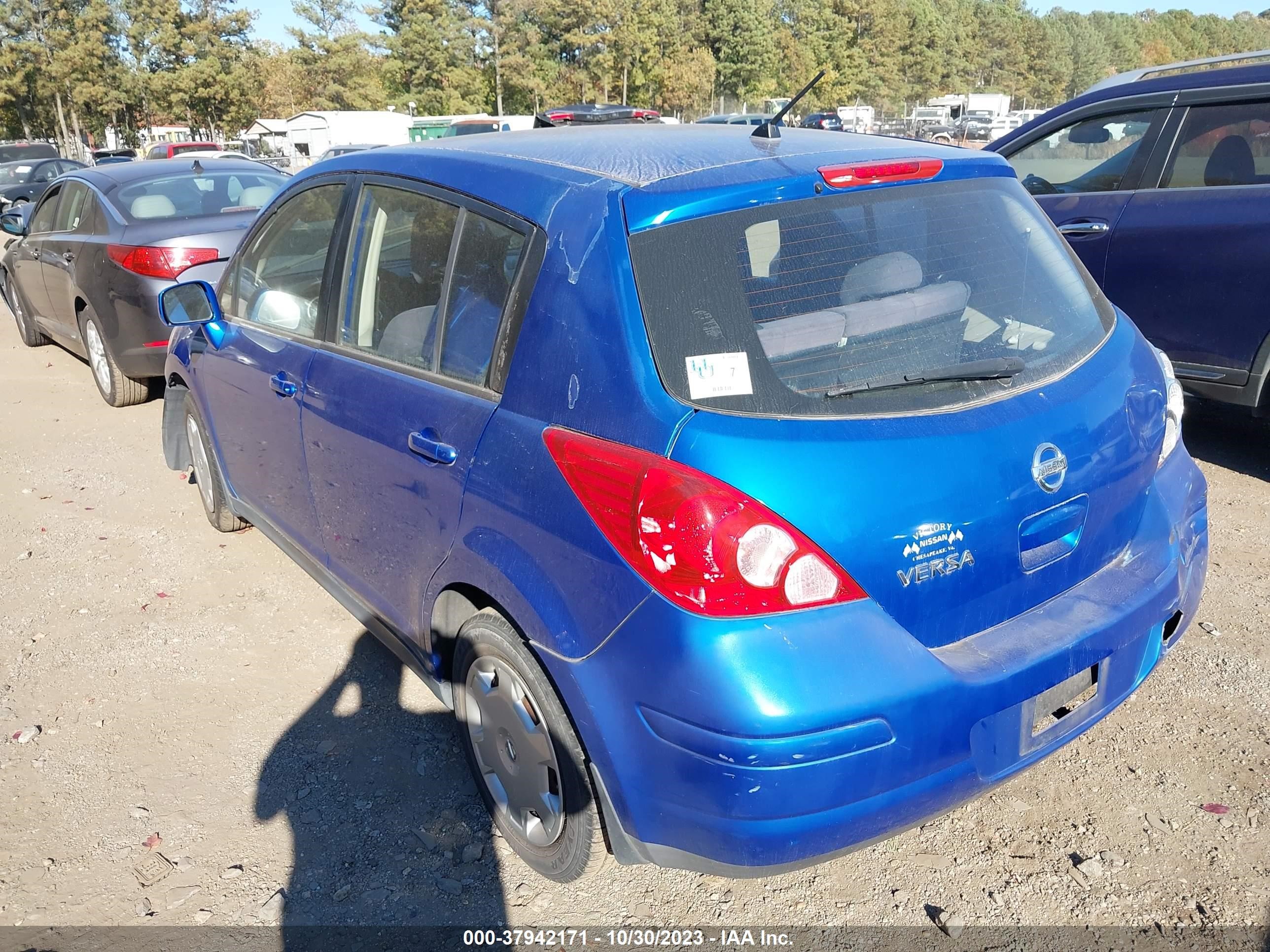 Photo 2 VIN: 3N1BC13E57L390798 - NISSAN VERSA 