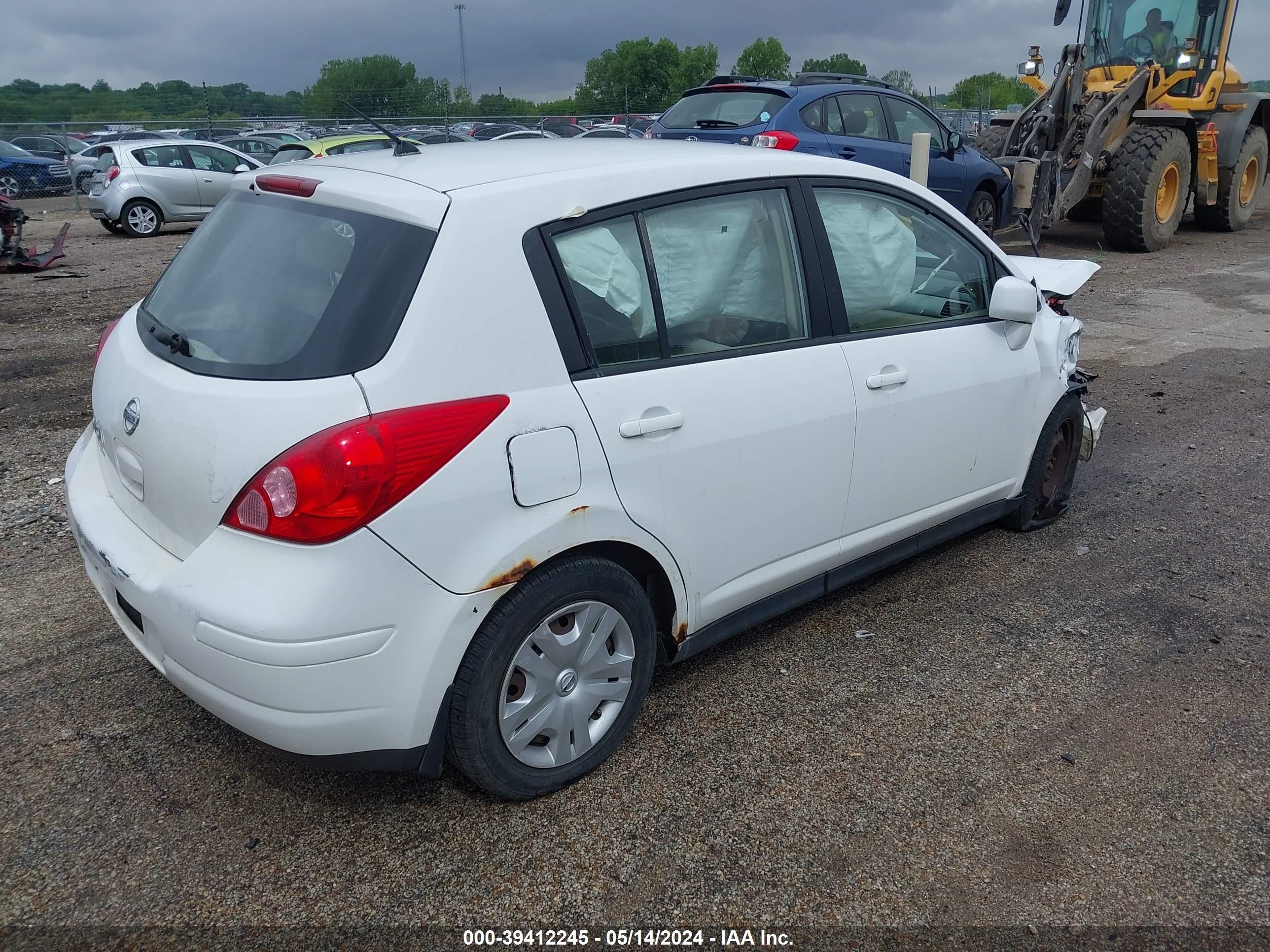 Photo 3 VIN: 3N1BC13E57L394883 - NISSAN VERSA 