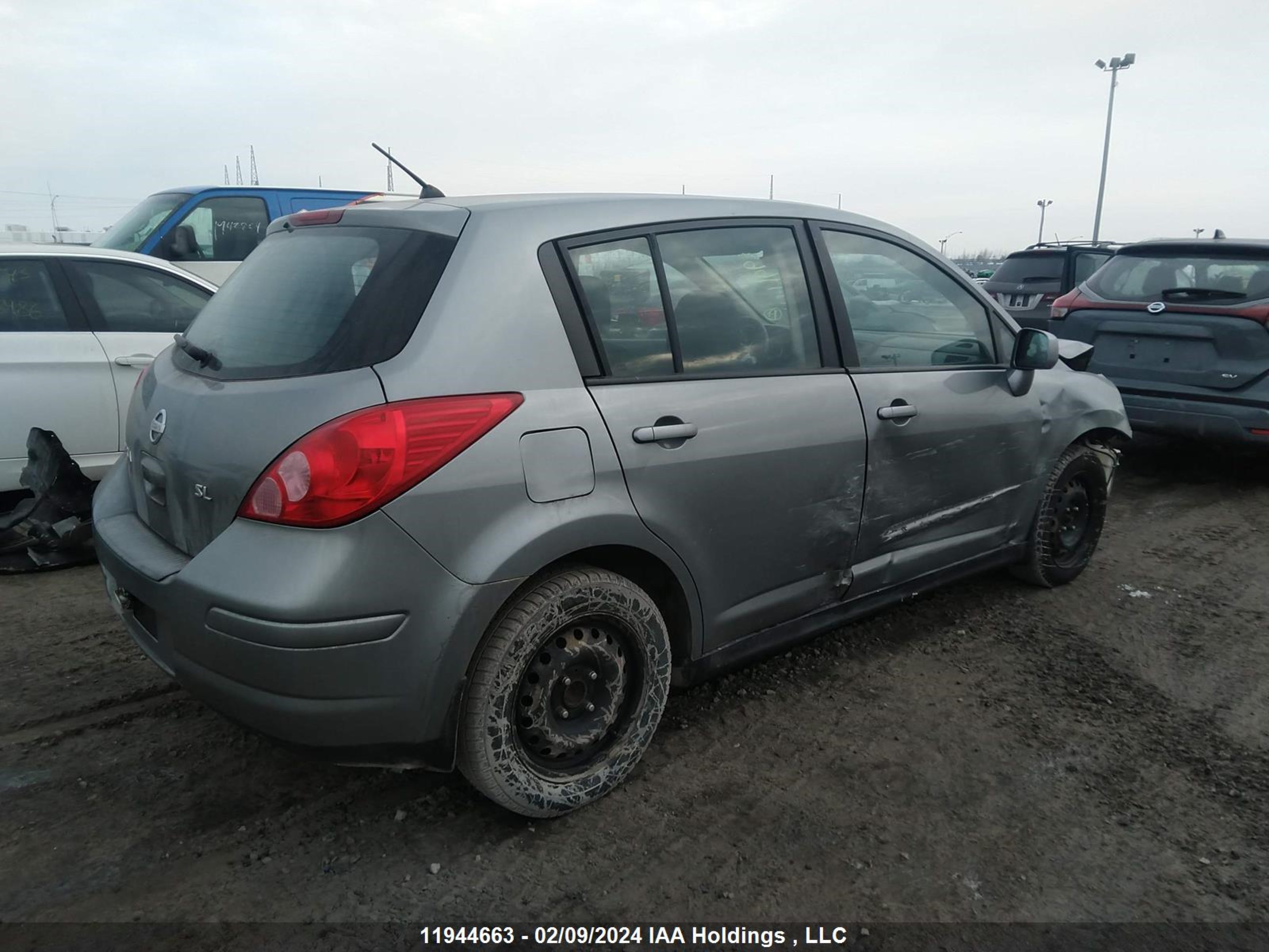 Photo 3 VIN: 3N1BC13E59L496140 - NISSAN VERSA 