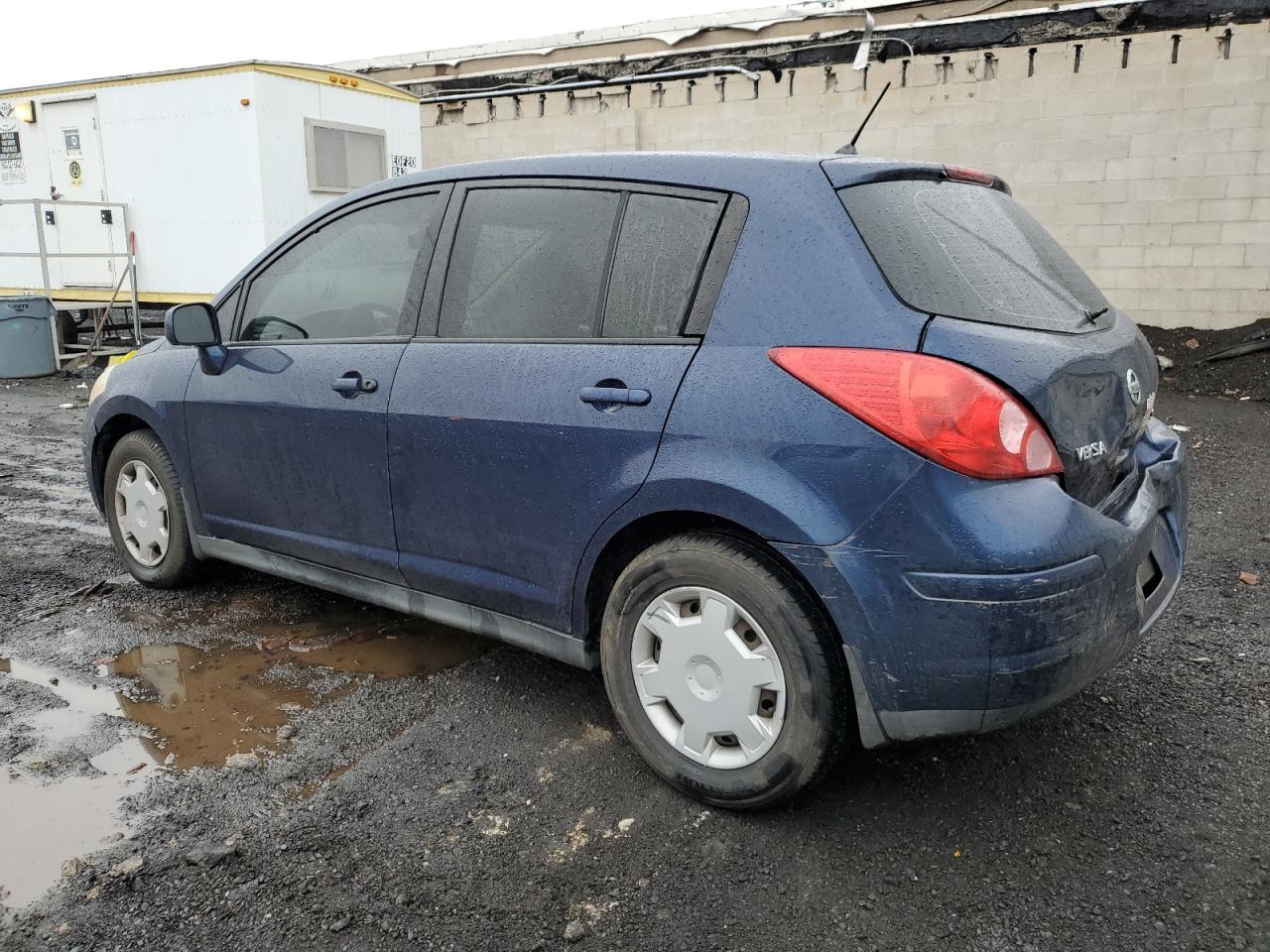 Photo 1 VIN: 3N1BC13E67L401873 - NISSAN VERSA 