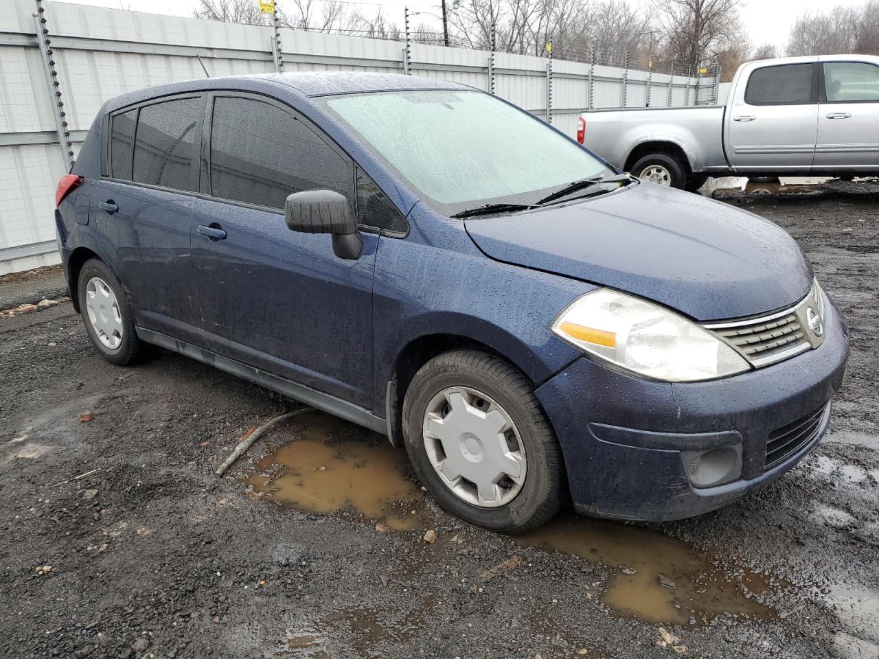 Photo 3 VIN: 3N1BC13E67L401873 - NISSAN VERSA 