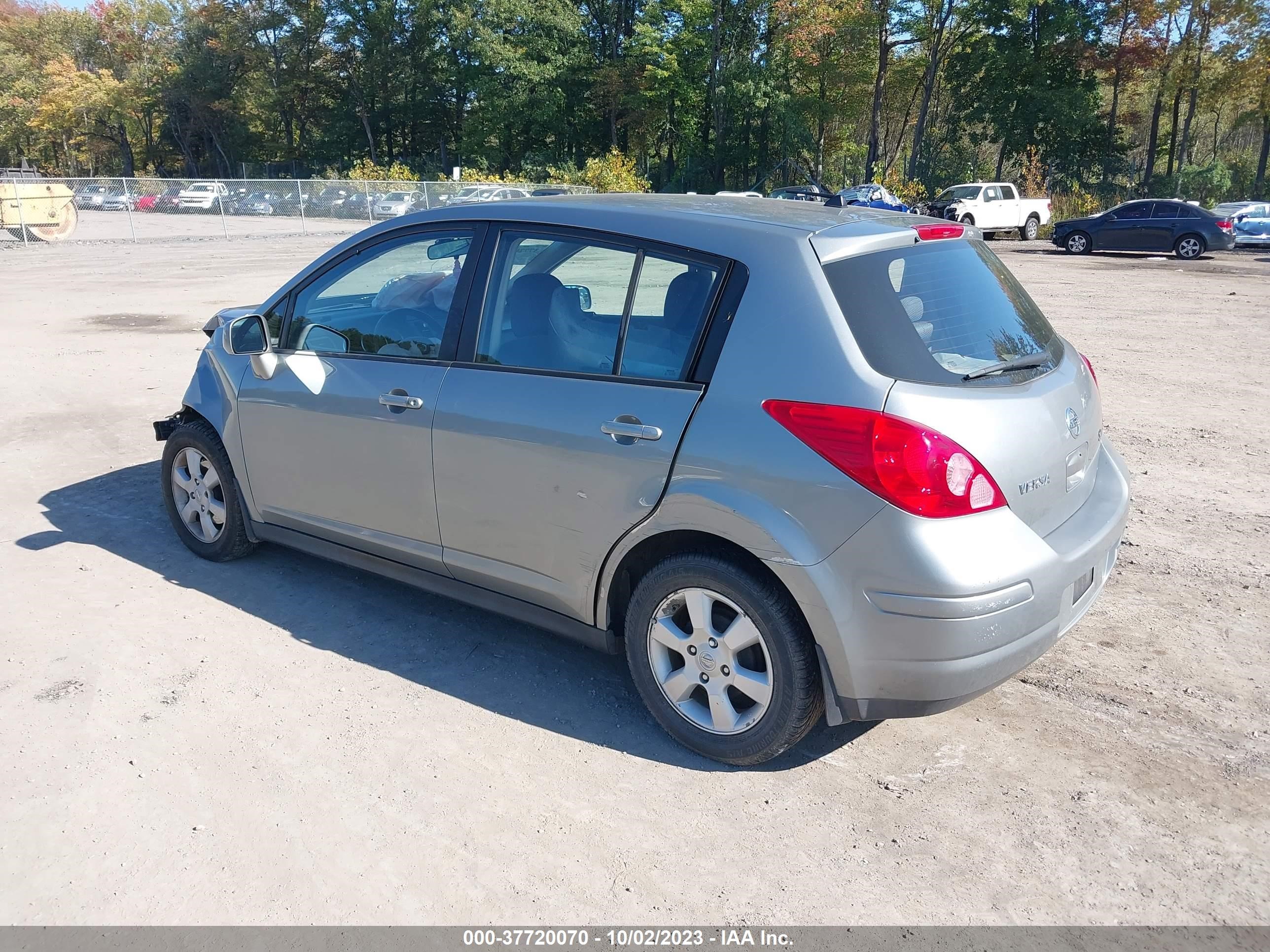 Photo 2 VIN: 3N1BC13E67L428944 - NISSAN VERSA 