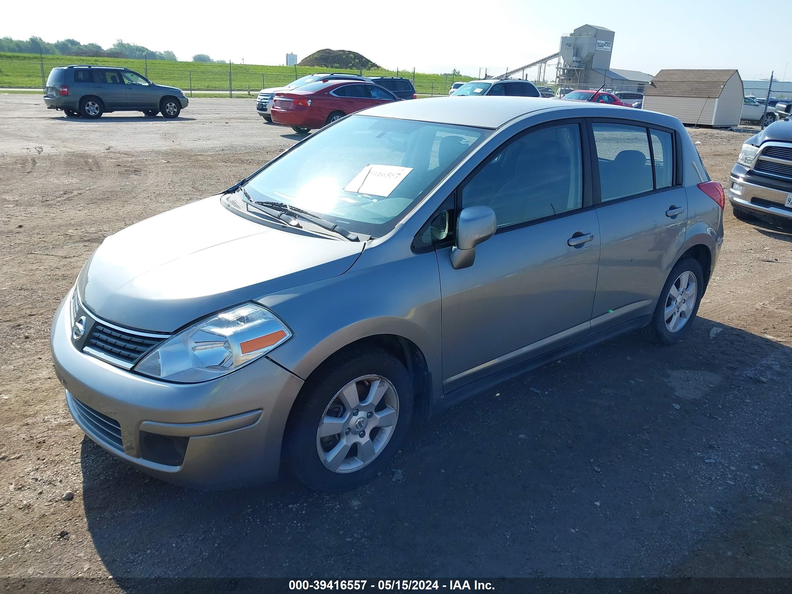 Photo 1 VIN: 3N1BC13E68L369427 - NISSAN VERSA 