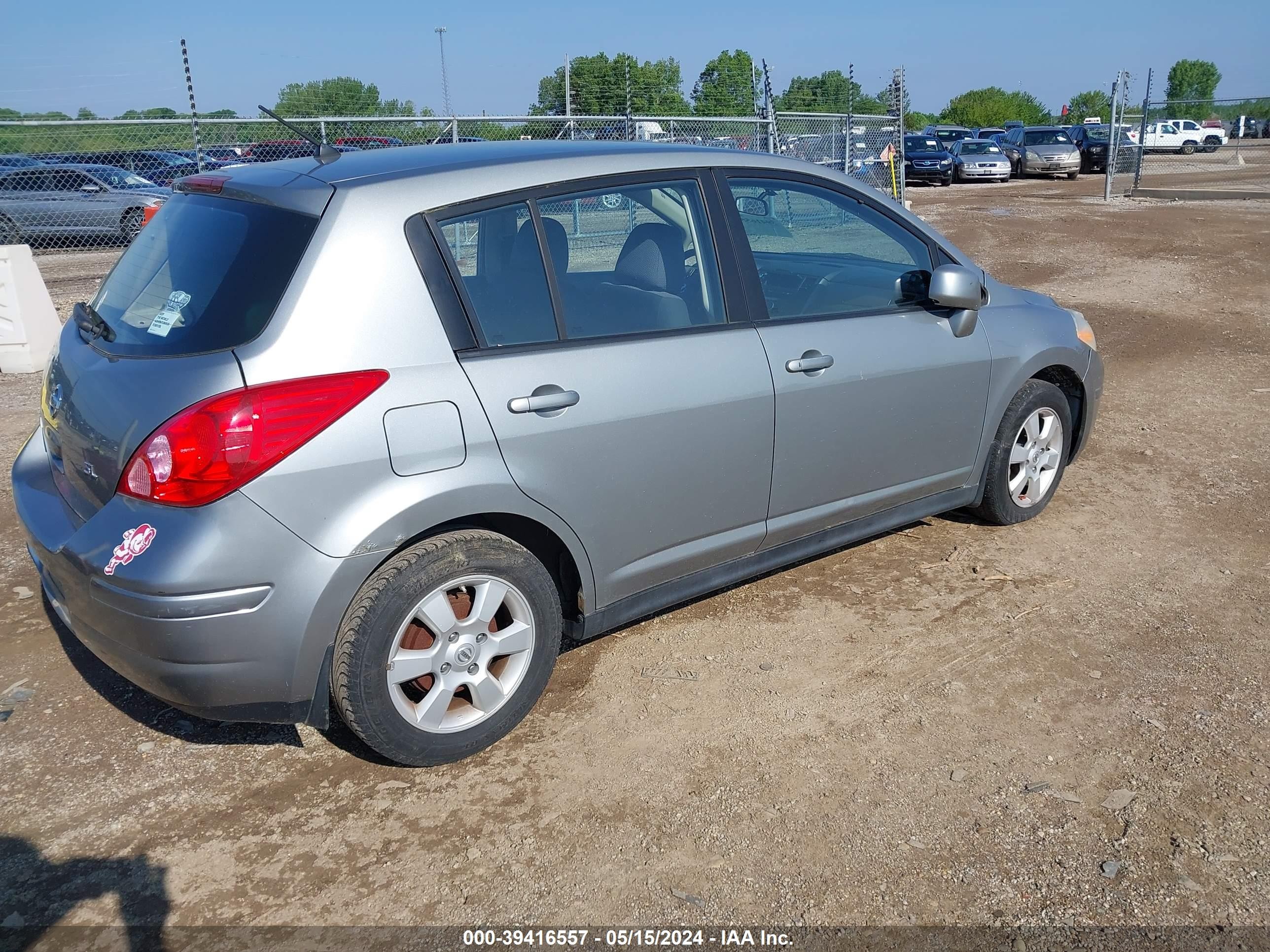 Photo 3 VIN: 3N1BC13E68L369427 - NISSAN VERSA 