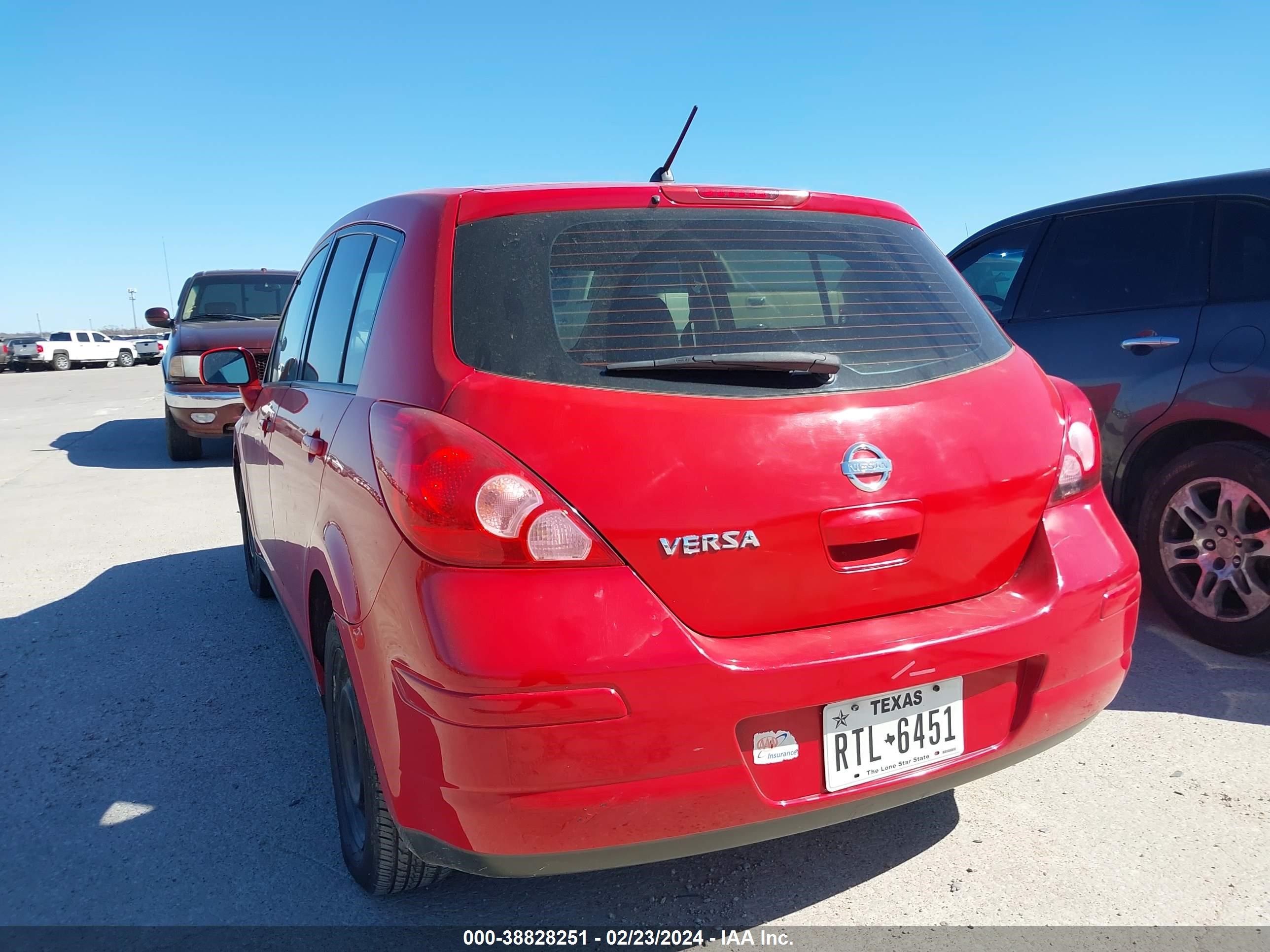 Photo 2 VIN: 3N1BC13E68L451206 - NISSAN VERSA 