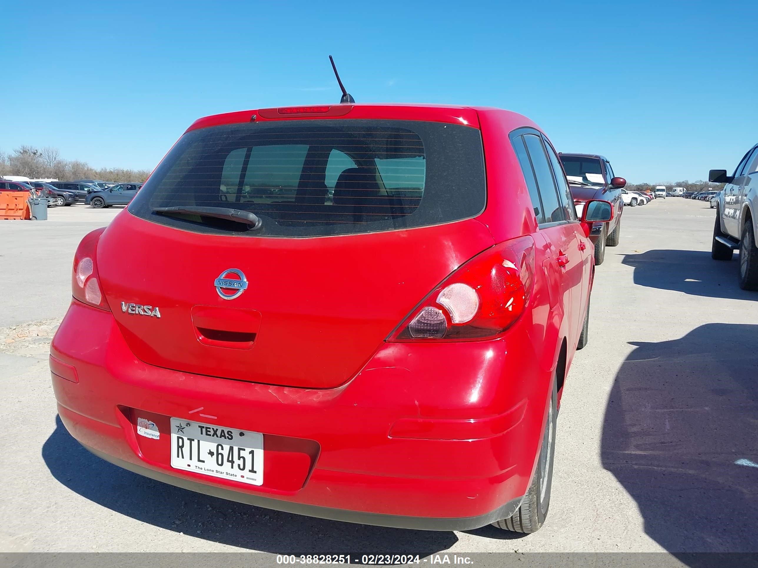 Photo 3 VIN: 3N1BC13E68L451206 - NISSAN VERSA 