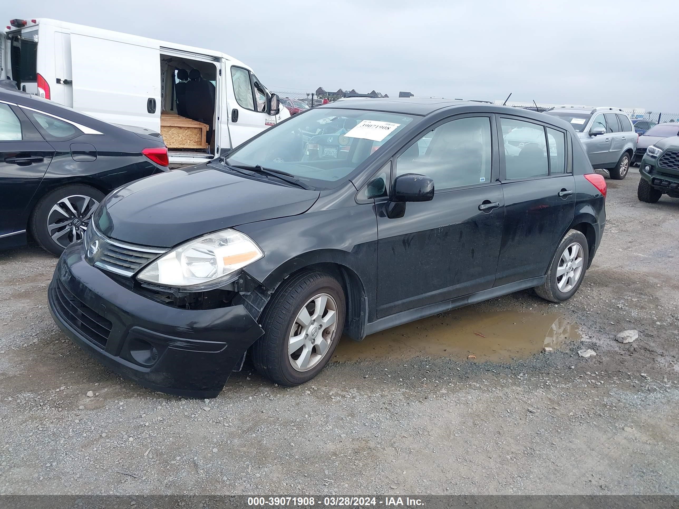 Photo 1 VIN: 3N1BC13E69L393647 - NISSAN VERSA 