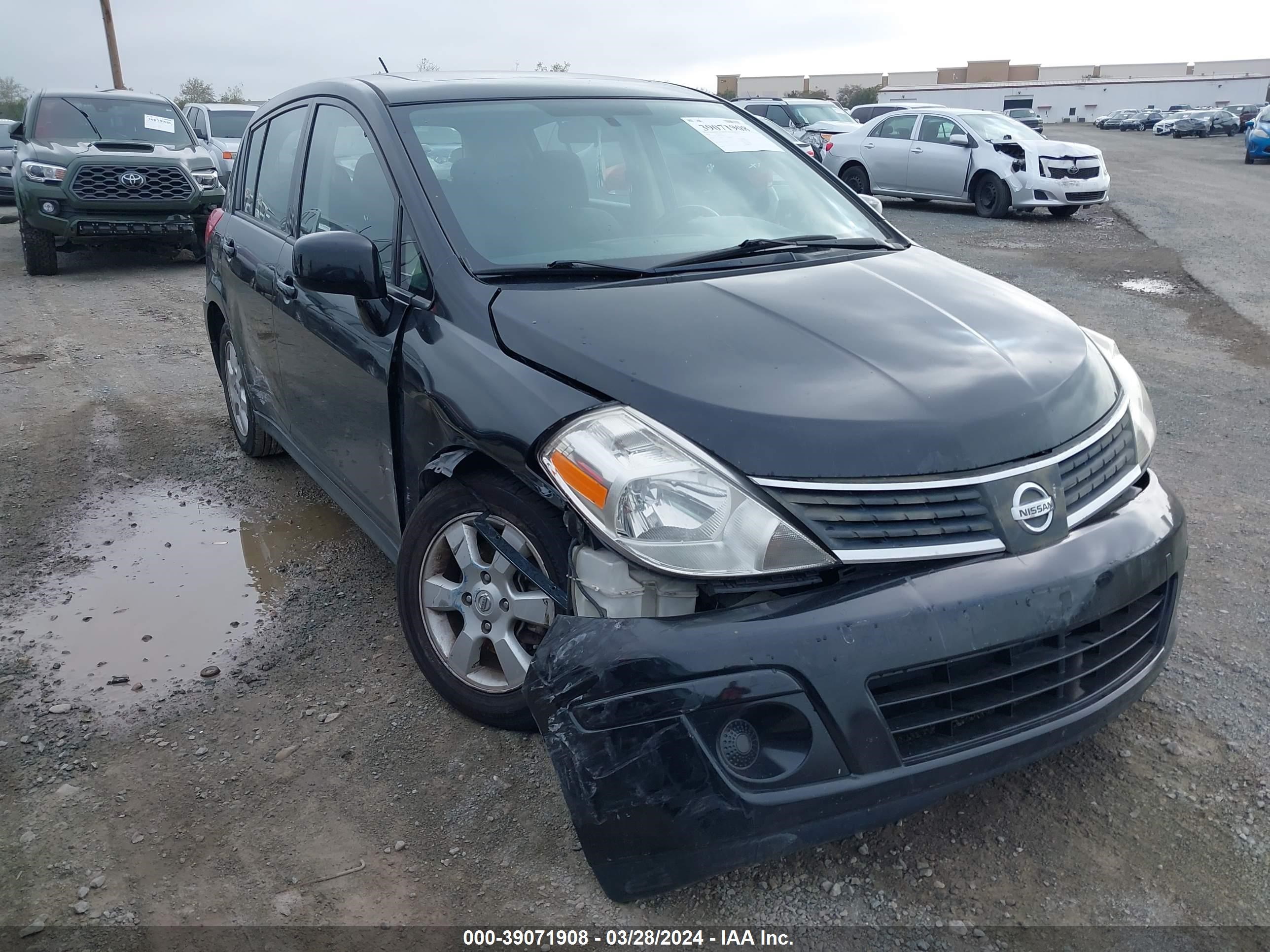 Photo 5 VIN: 3N1BC13E69L393647 - NISSAN VERSA 