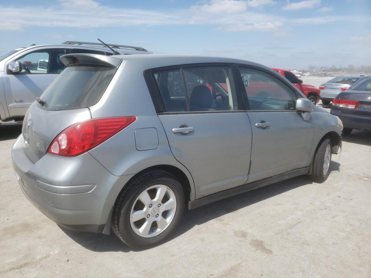 Photo 2 VIN: 3N1BC13E78L358257 - NISSAN VERSA 