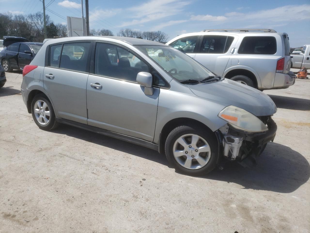 Photo 3 VIN: 3N1BC13E78L358257 - NISSAN VERSA 