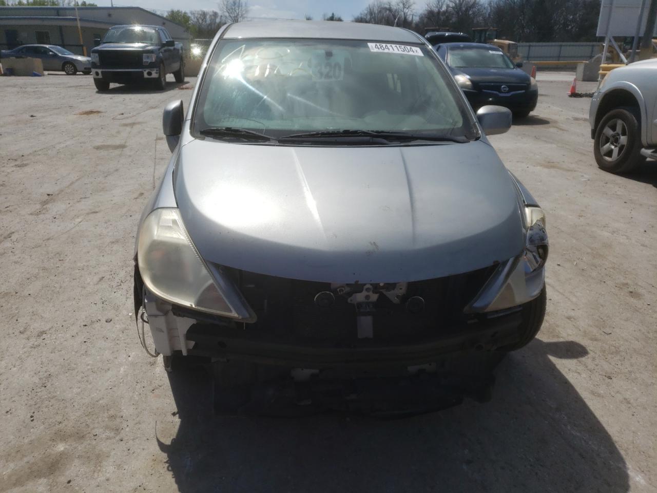 Photo 4 VIN: 3N1BC13E78L358257 - NISSAN VERSA 