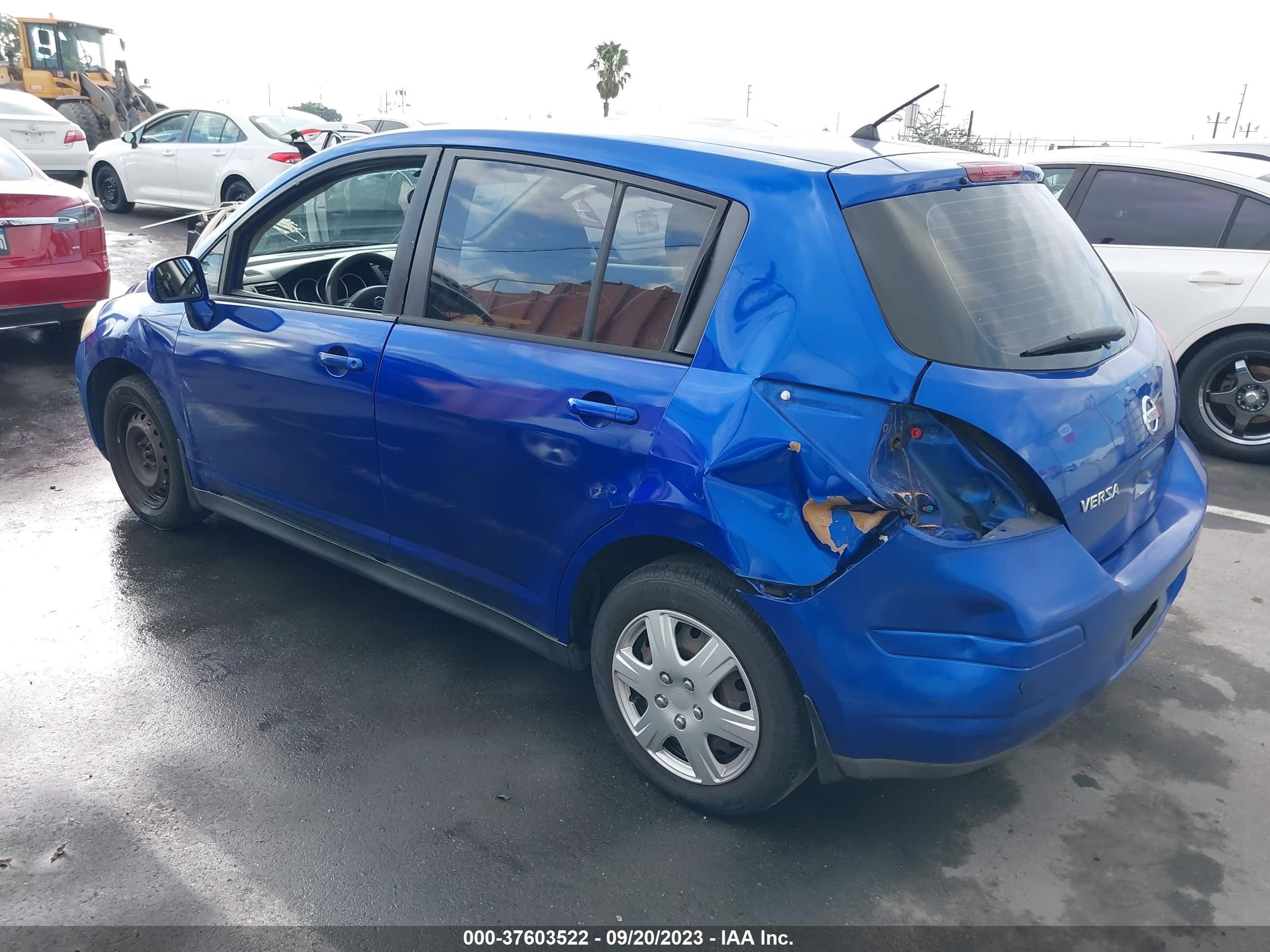 Photo 2 VIN: 3N1BC13E79L413985 - NISSAN VERSA 