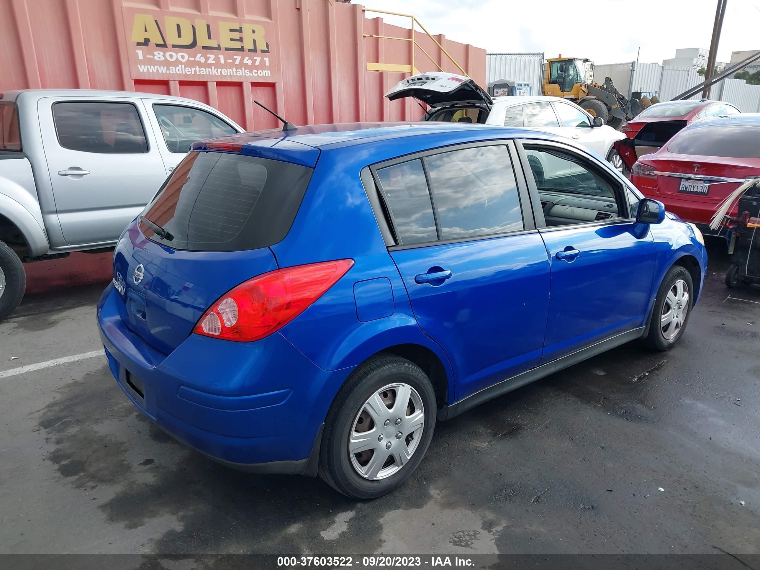 Photo 3 VIN: 3N1BC13E79L413985 - NISSAN VERSA 