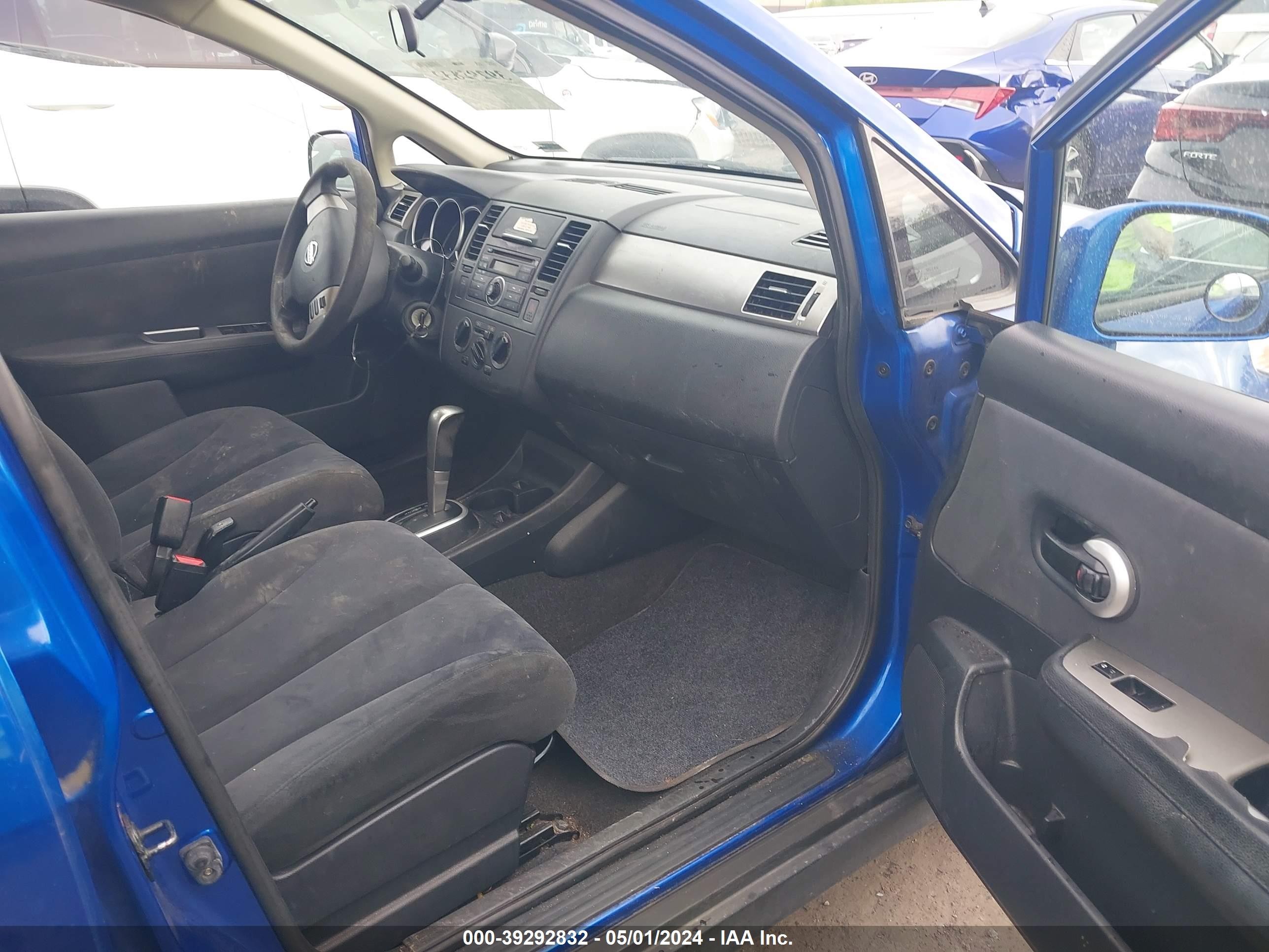 Photo 4 VIN: 3N1BC13E79L419284 - NISSAN VERSA 