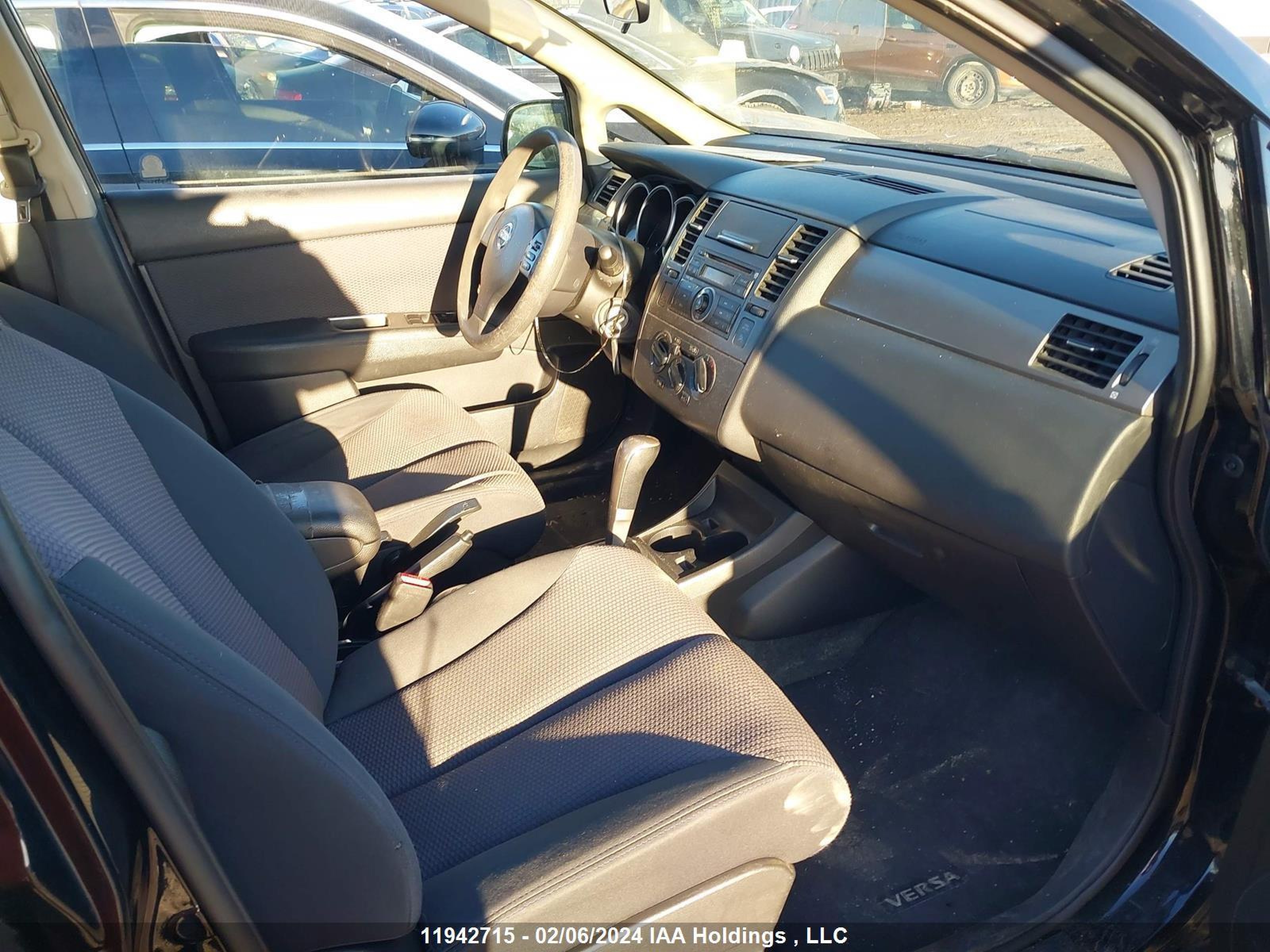 Photo 4 VIN: 3N1BC13E87L365538 - NISSAN VERSA 