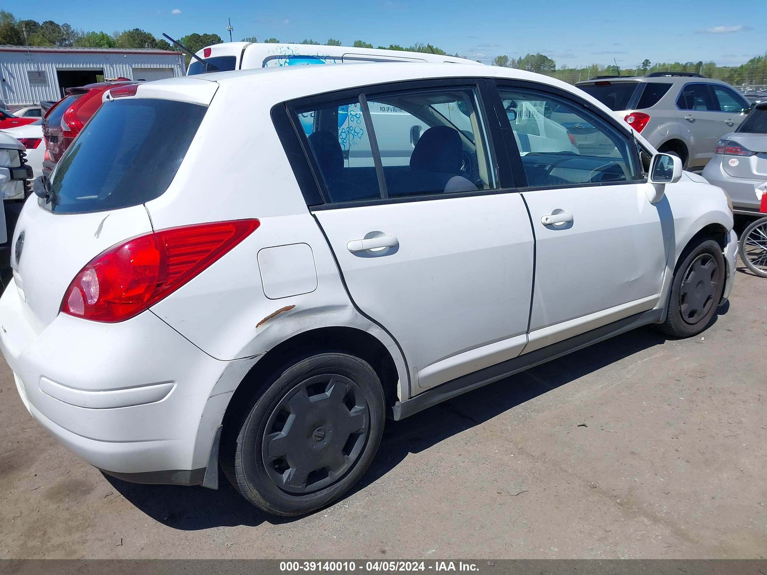 Photo 3 VIN: 3N1BC13E87L386101 - NISSAN VERSA 