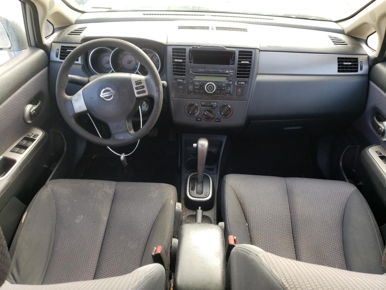 Photo 7 VIN: 3N1BC13E88L390151 - NISSAN VERSA 