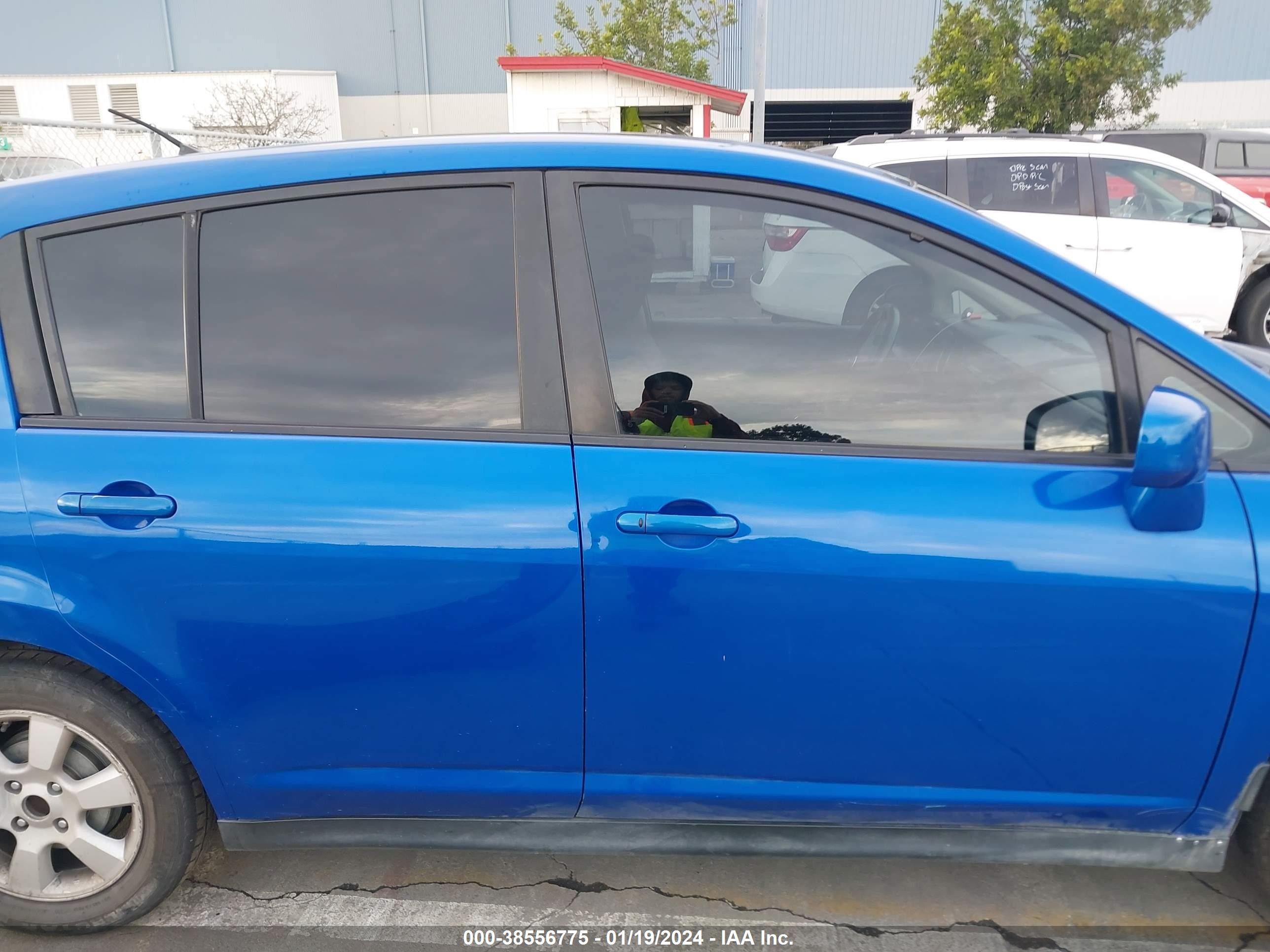 Photo 13 VIN: 3N1BC13E89L379023 - NISSAN VERSA 