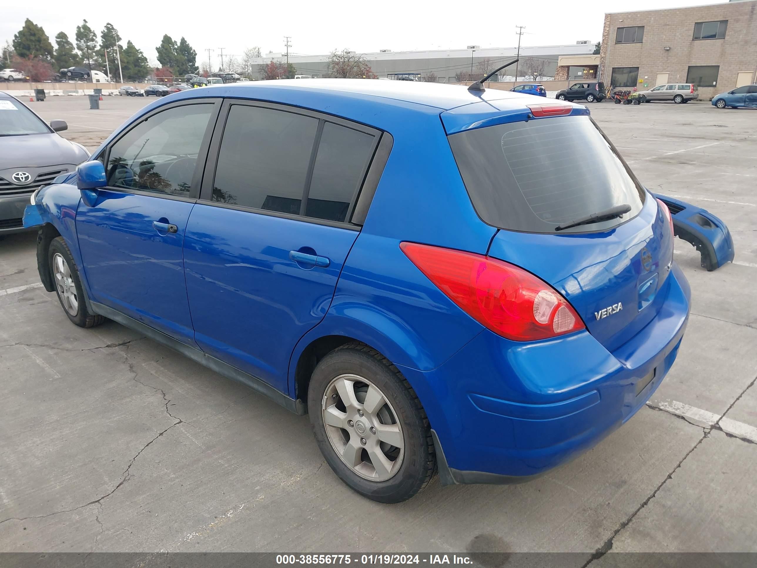 Photo 2 VIN: 3N1BC13E89L379023 - NISSAN VERSA 