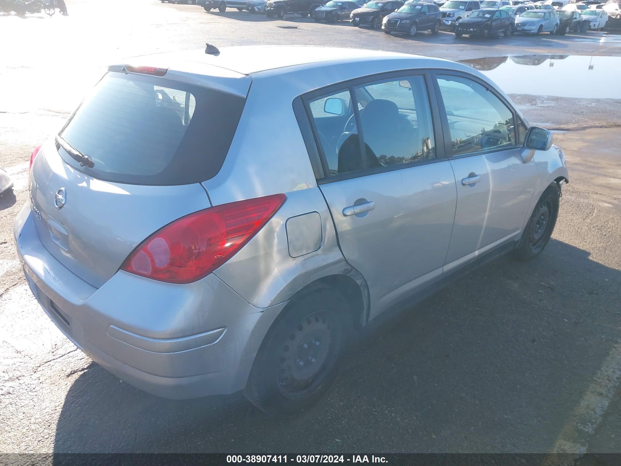 Photo 3 VIN: 3N1BC13E89L457204 - NISSAN VERSA 