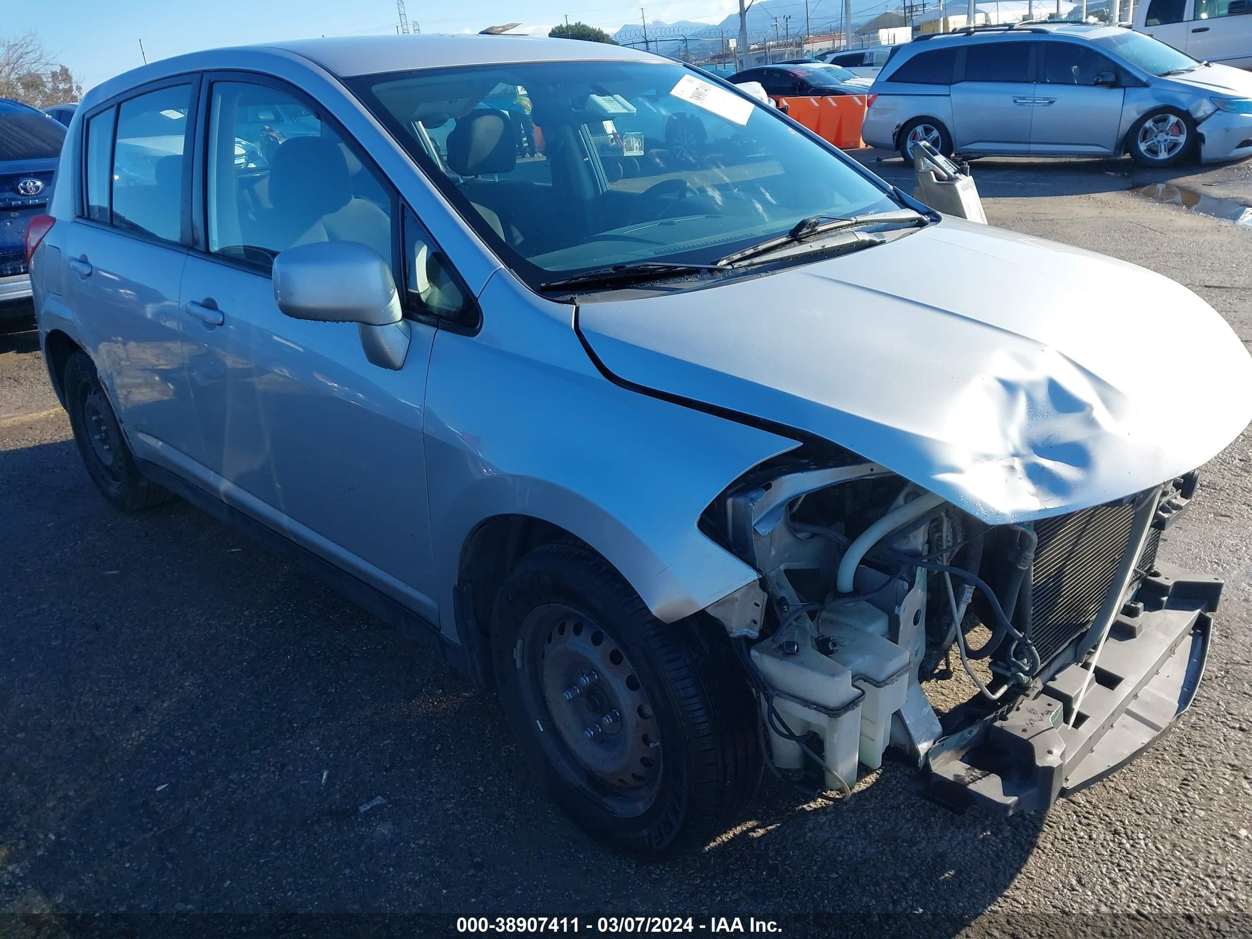 Photo 5 VIN: 3N1BC13E89L457204 - NISSAN VERSA 