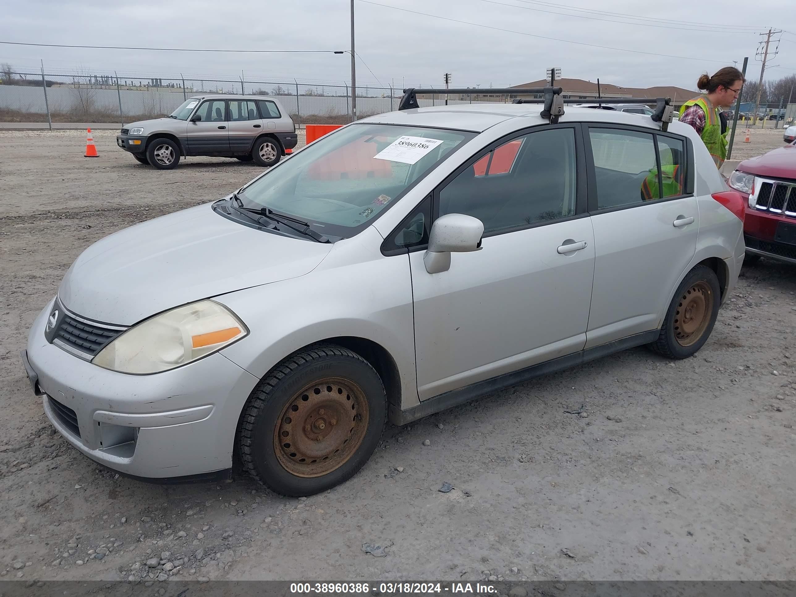 Photo 1 VIN: 3N1BC13E97L356492 - NISSAN VERSA 