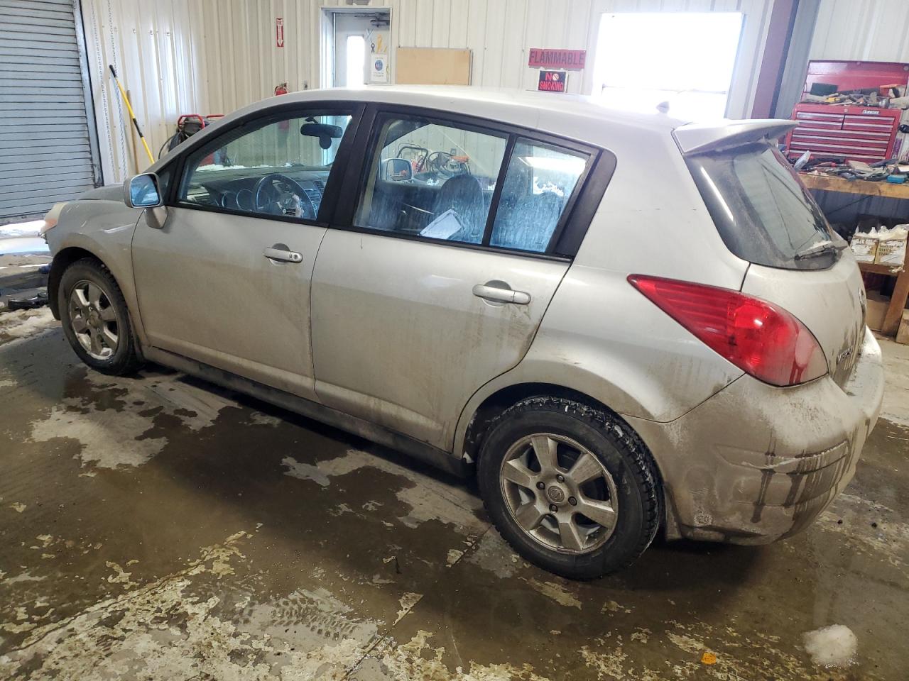 Photo 1 VIN: 3N1BC13E97L402273 - NISSAN VERSA 