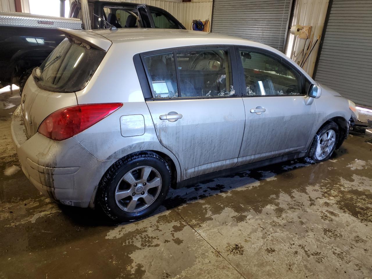 Photo 2 VIN: 3N1BC13E97L402273 - NISSAN VERSA 