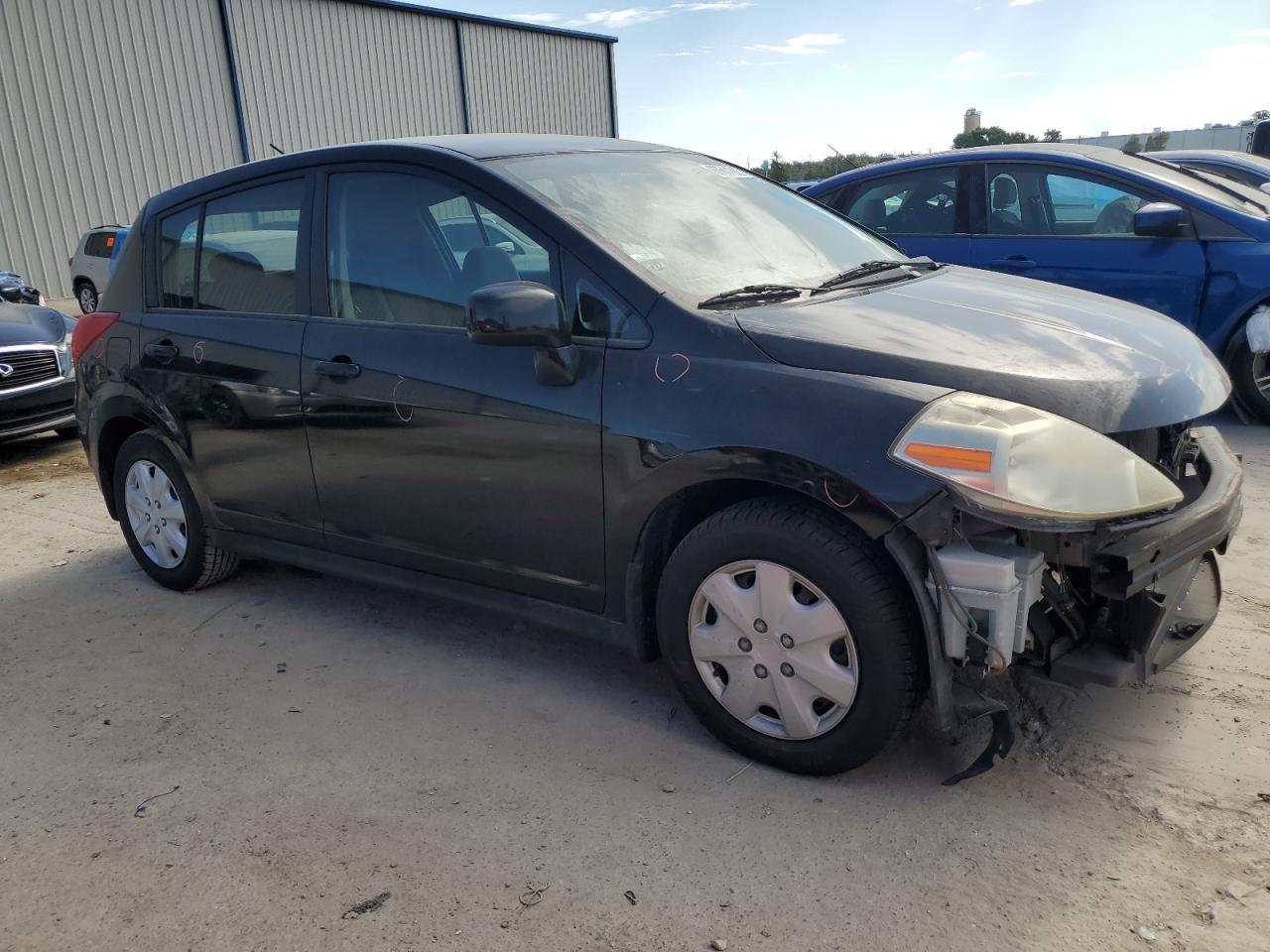 Photo 3 VIN: 3N1BC13E98L357319 - NISSAN VERSA 