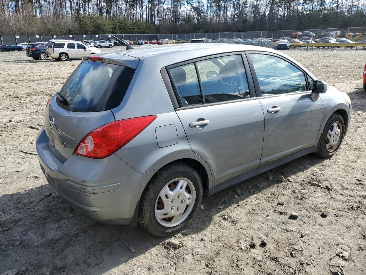 Photo 2 VIN: 3N1BC13EX7L426890 - NISSAN VERSA 