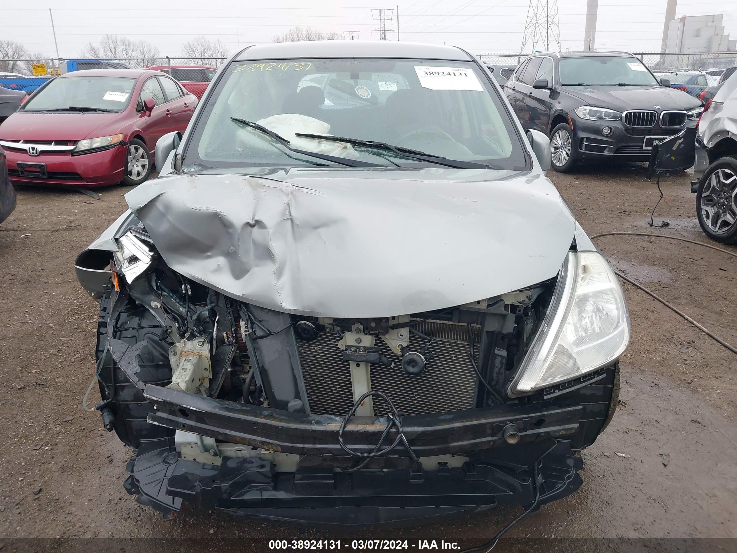 Photo 11 VIN: 3N1BC13EX8L363727 - NISSAN VERSA 