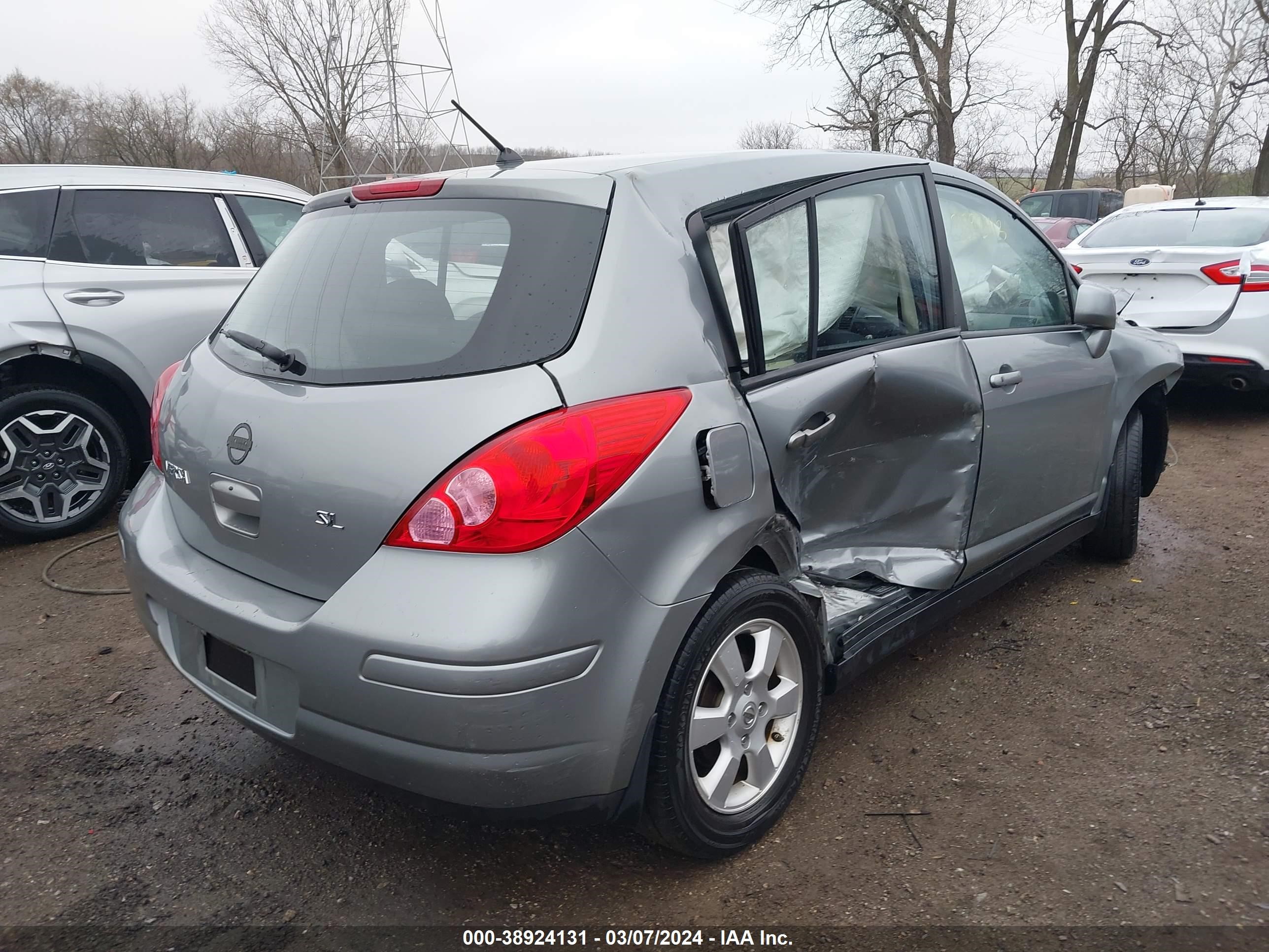 Photo 3 VIN: 3N1BC13EX8L363727 - NISSAN VERSA 