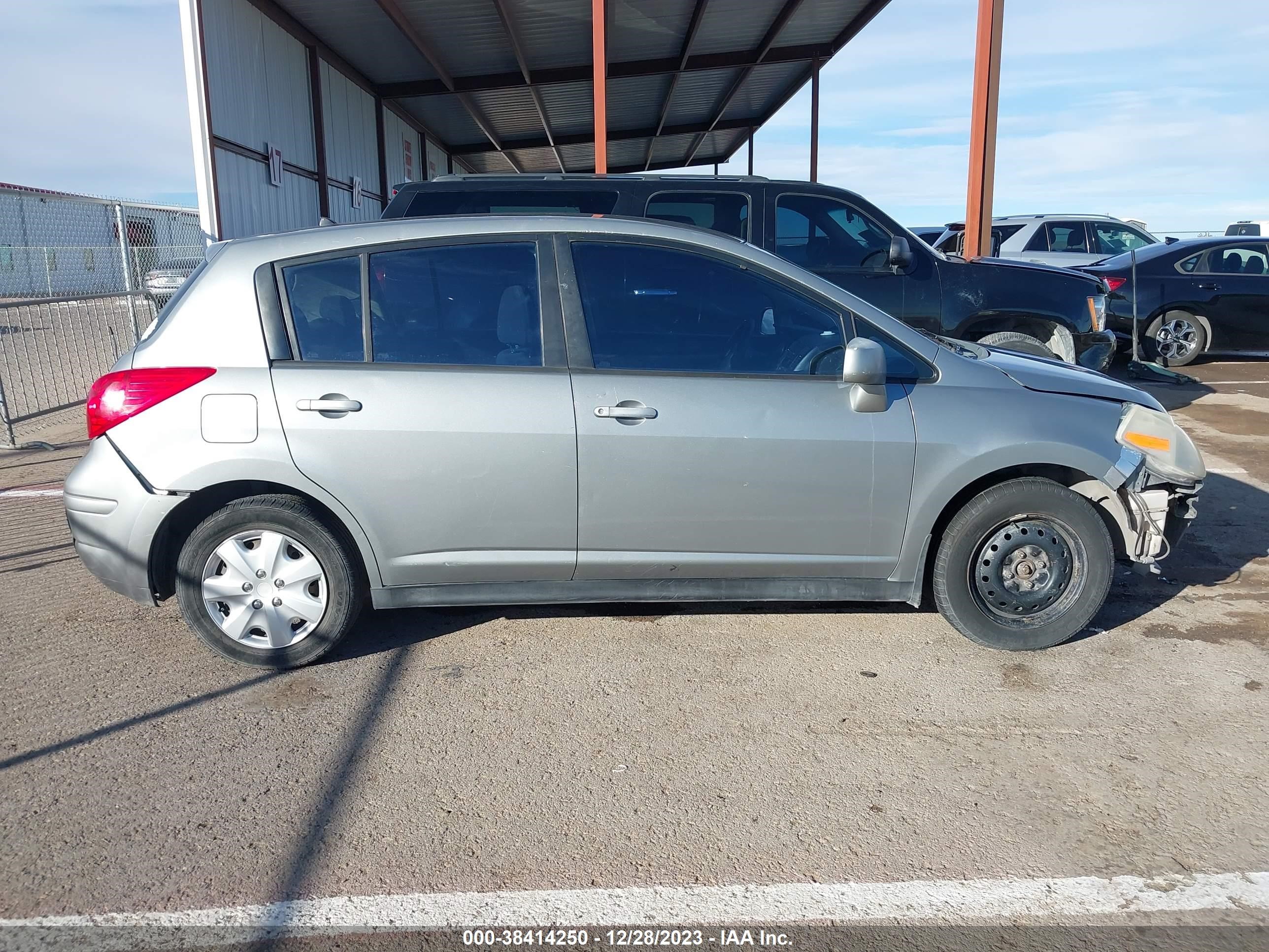 Photo 13 VIN: 3N1BC13EX8L378941 - NISSAN VERSA 