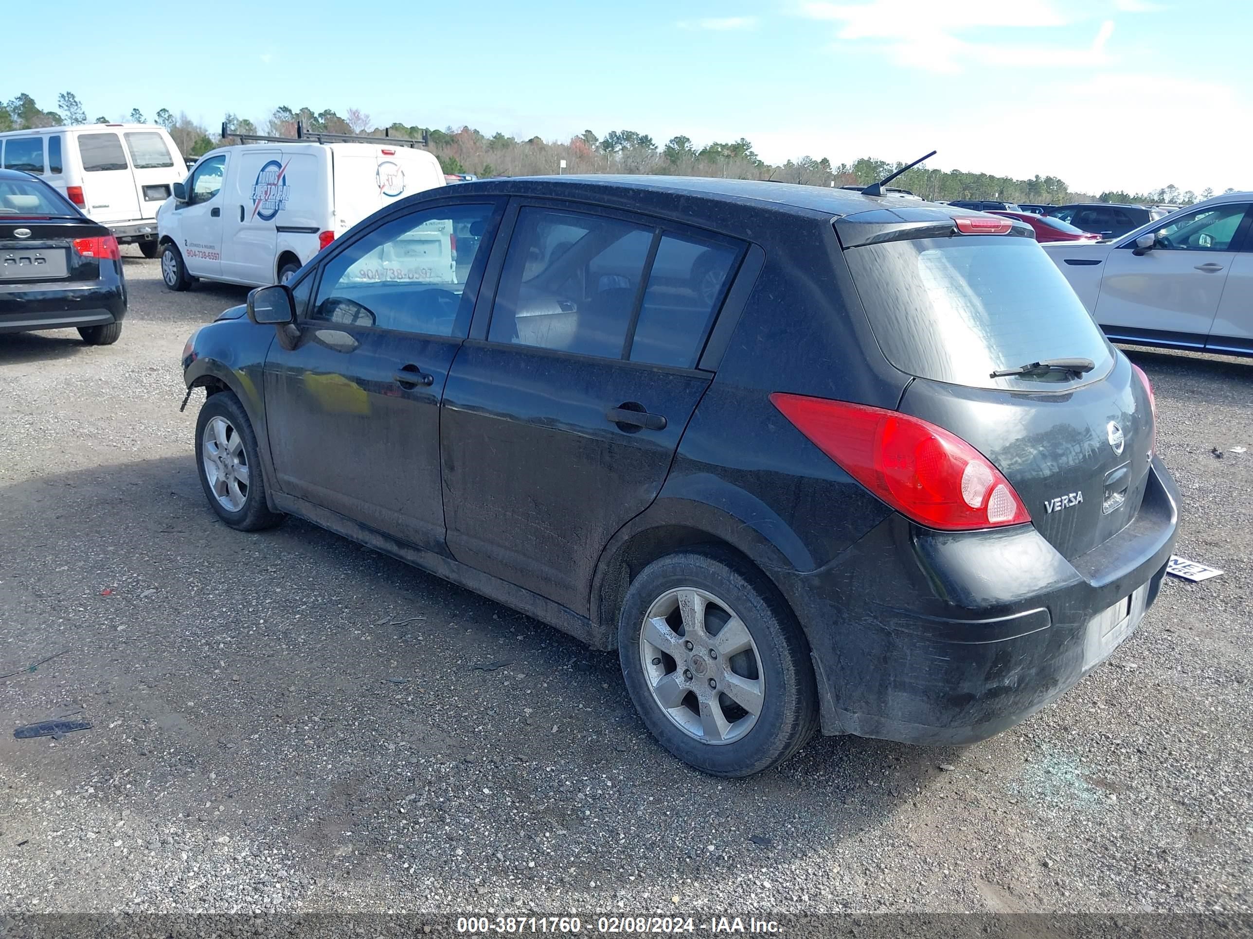 Photo 2 VIN: 3N1BC13EX8L393763 - NISSAN VERSA 