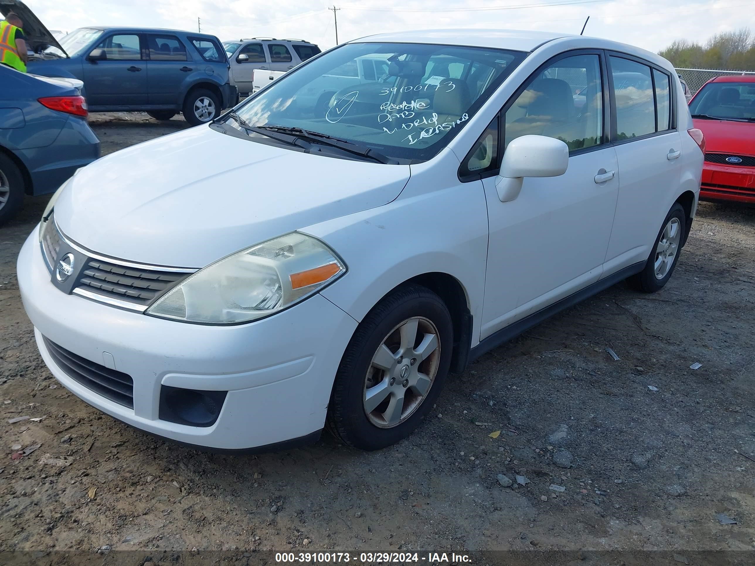 Photo 1 VIN: 3N1BC13EX8L446266 - NISSAN VERSA 