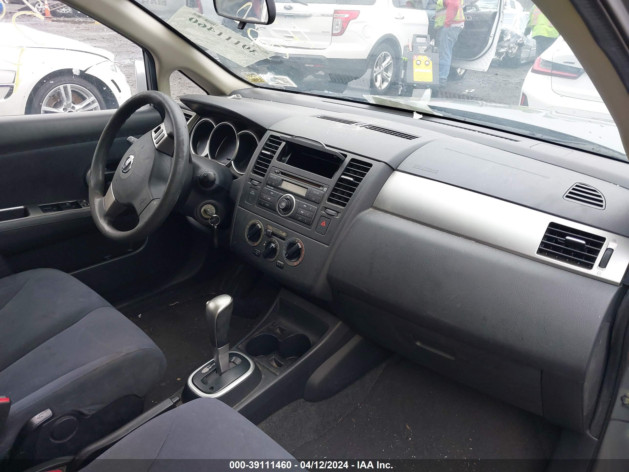 Photo 4 VIN: 3N1BC13EX9L396924 - NISSAN VERSA 