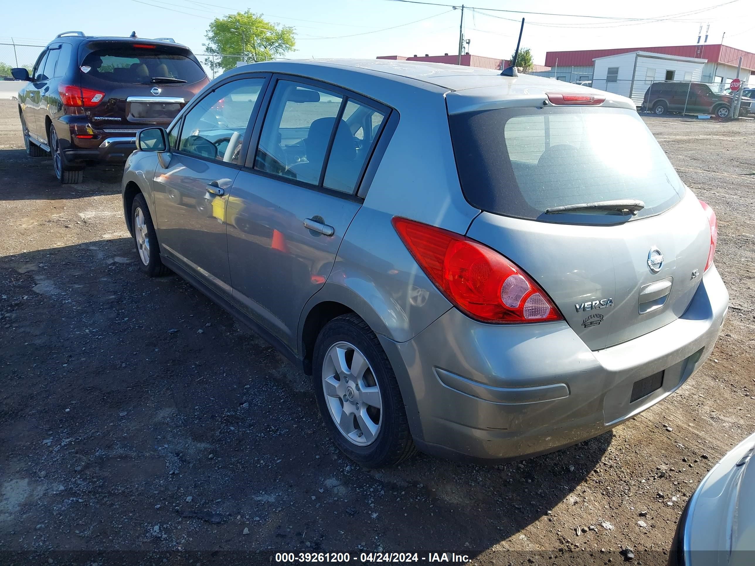 Photo 2 VIN: 3N1BC13EX9L419893 - NISSAN VERSA 