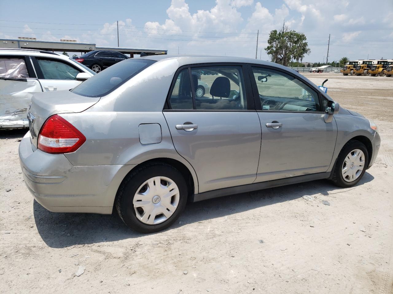 Photo 2 VIN: 3N1BC1AP0AL393846 - NISSAN VERSA 