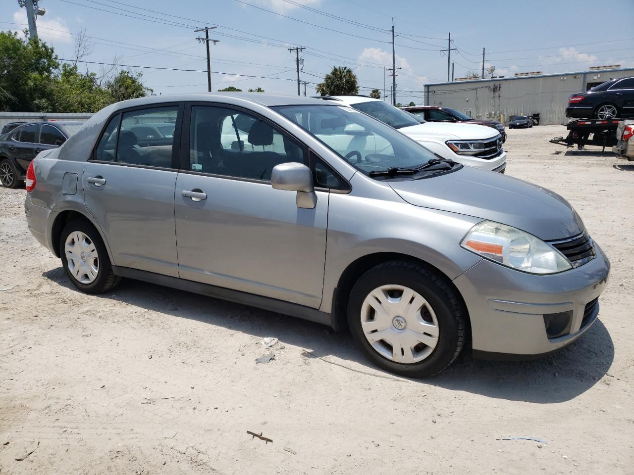 Photo 3 VIN: 3N1BC1AP0AL393846 - NISSAN VERSA 