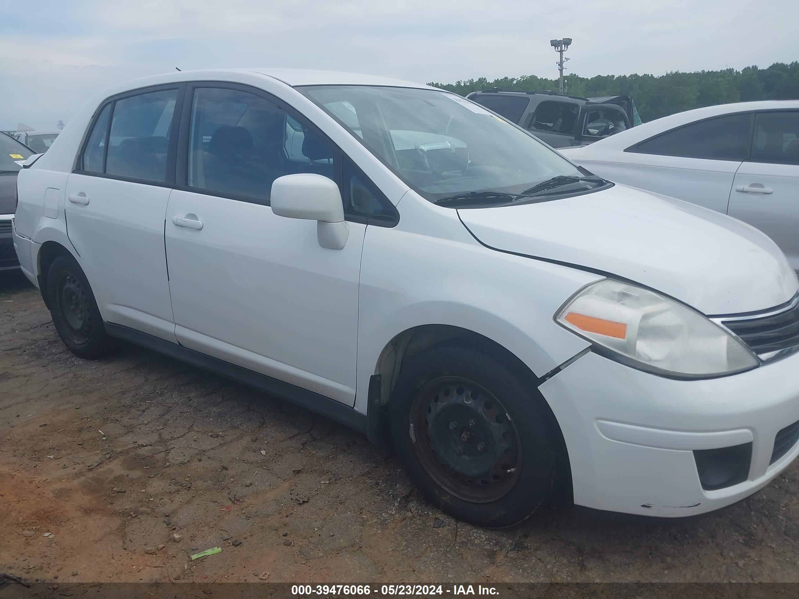 Photo 12 VIN: 3N1BC1AP0AL409365 - NISSAN VERSA 