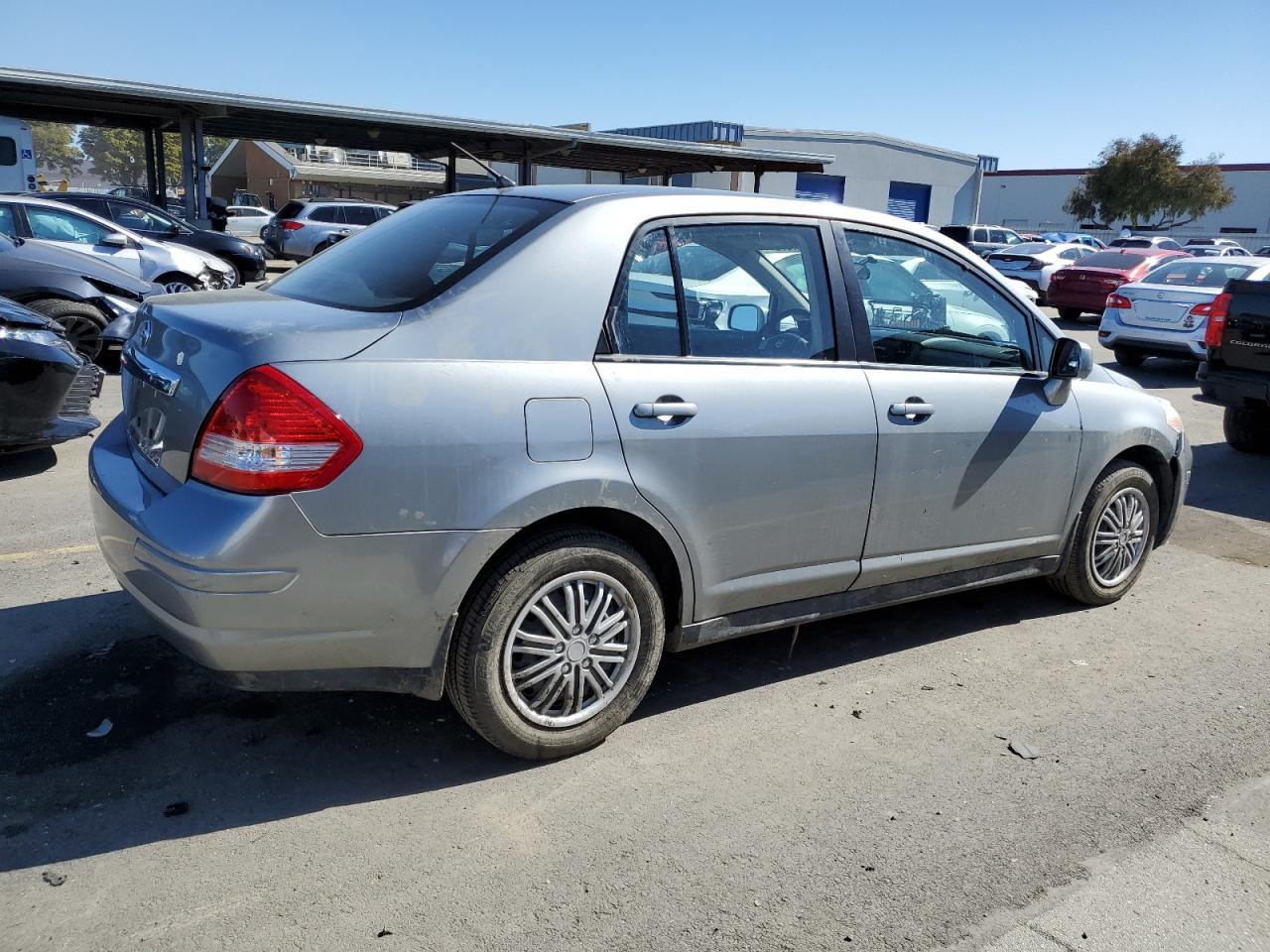 Photo 2 VIN: 3N1BC1AP0BL423252 - NISSAN VERSA 