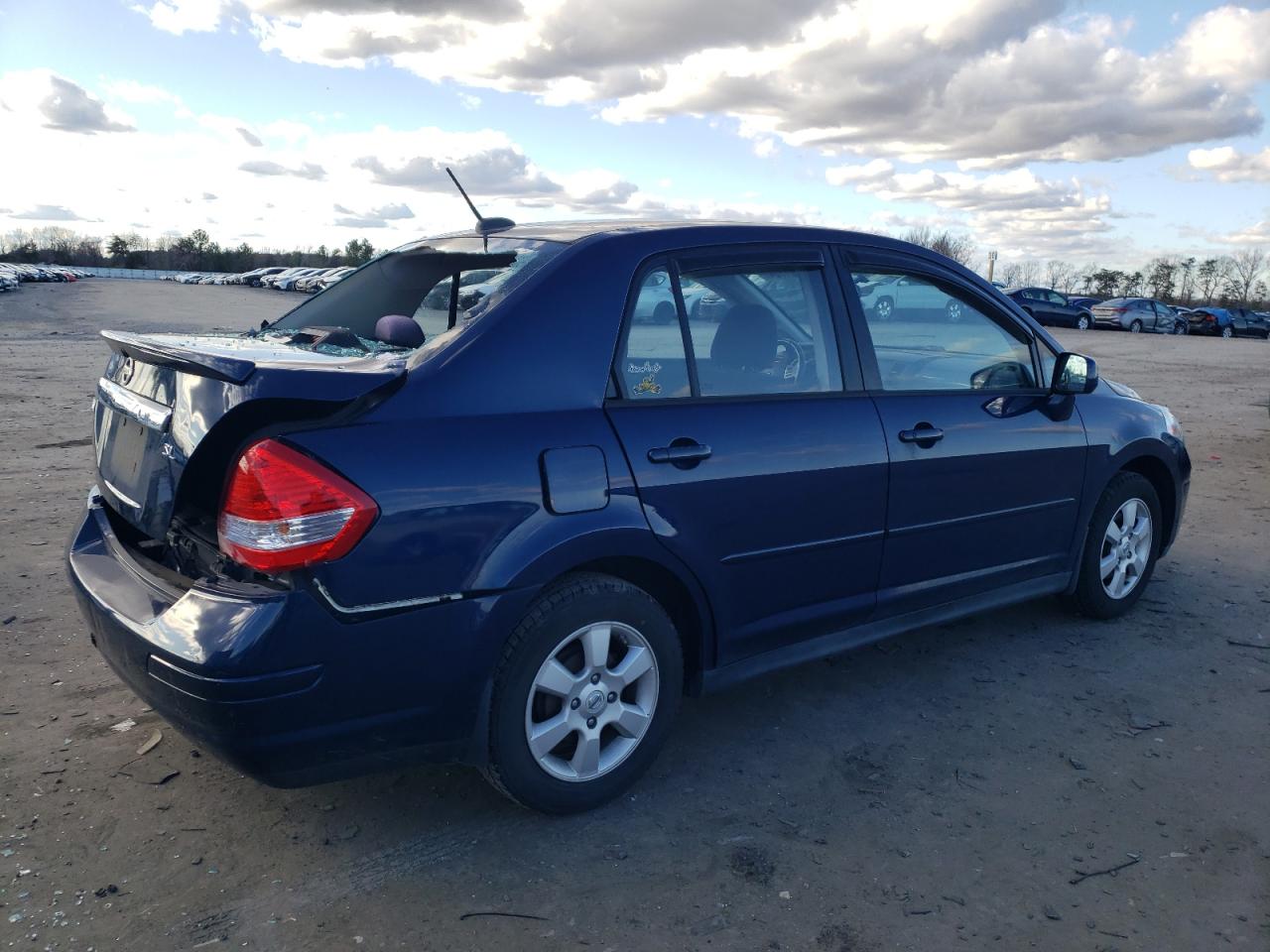 Photo 2 VIN: 3N1BC1AP1BL373140 - NISSAN VERSA 