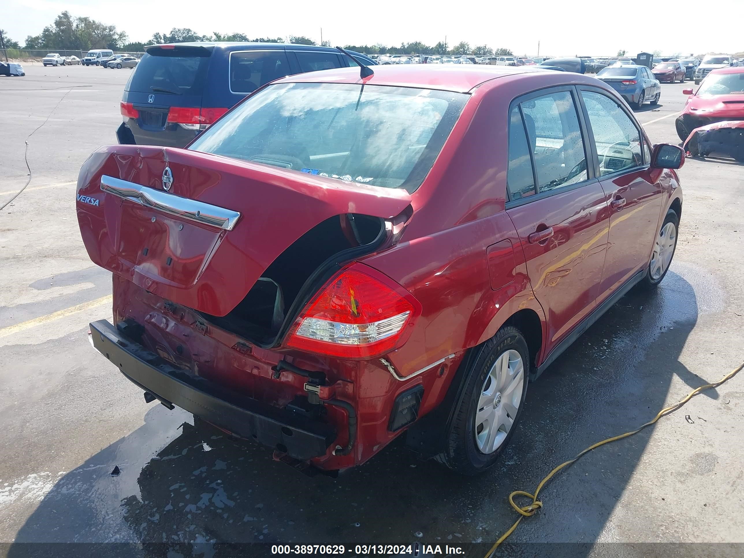 Photo 3 VIN: 3N1BC1AP2BL463333 - NISSAN VERSA 