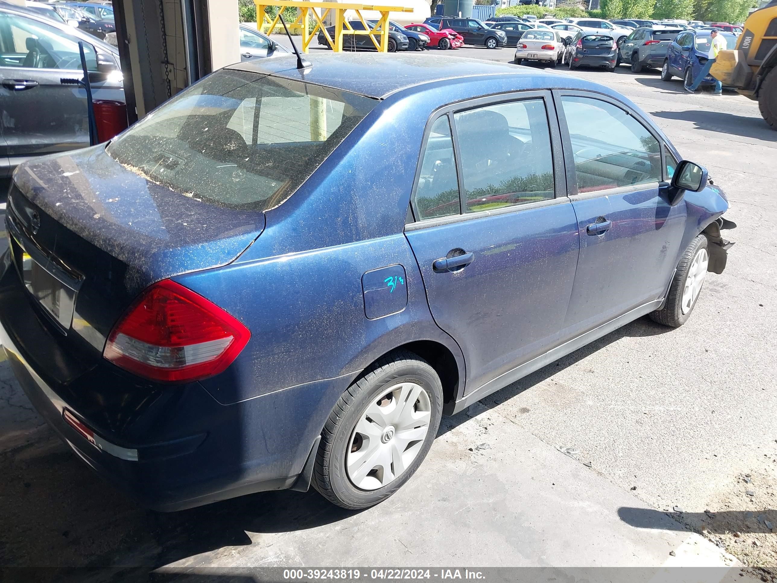 Photo 3 VIN: 3N1BC1AP5BL459535 - NISSAN VERSA 