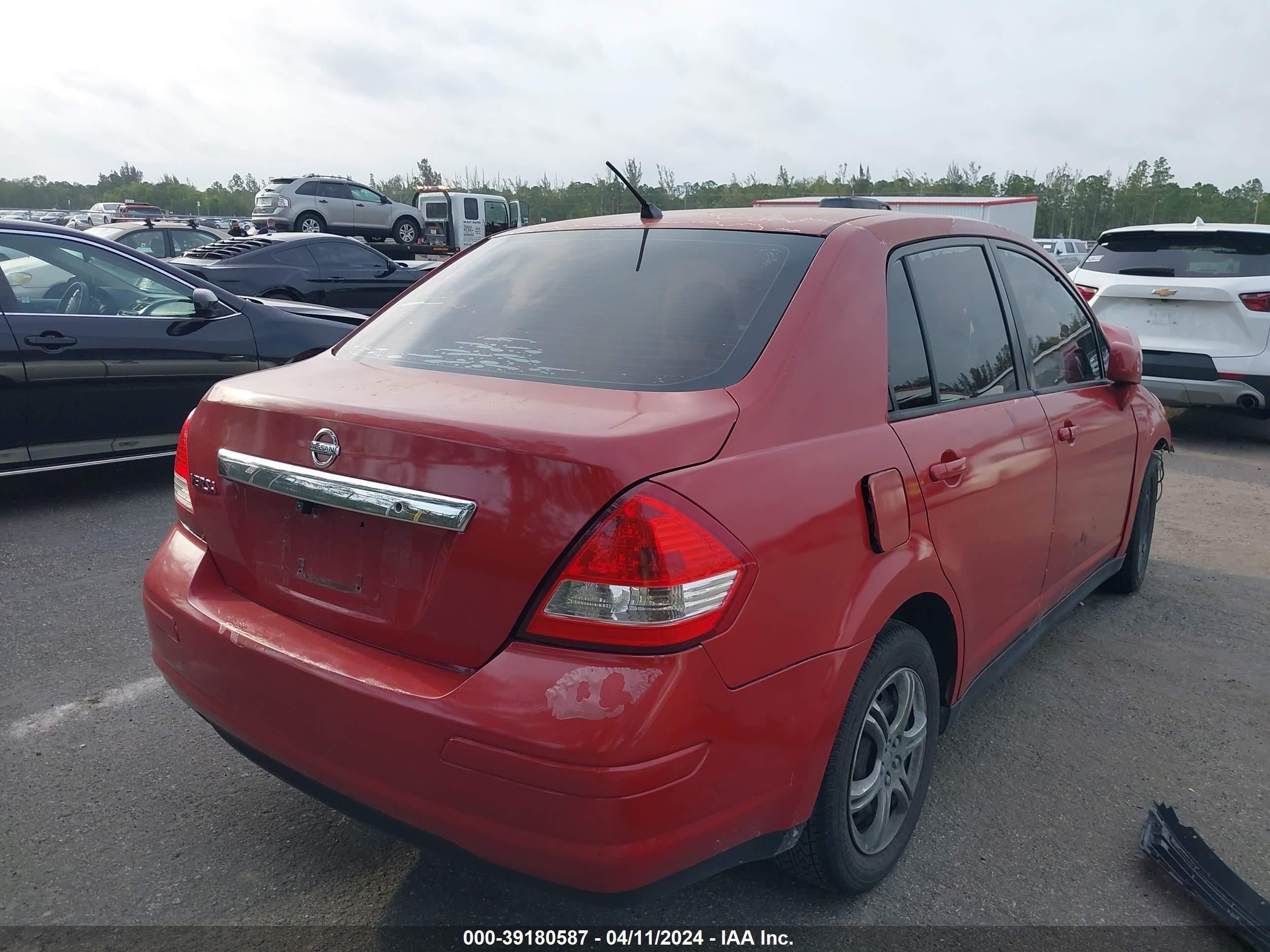 Photo 3 VIN: 3N1BC1AP6BL403488 - NISSAN VERSA 