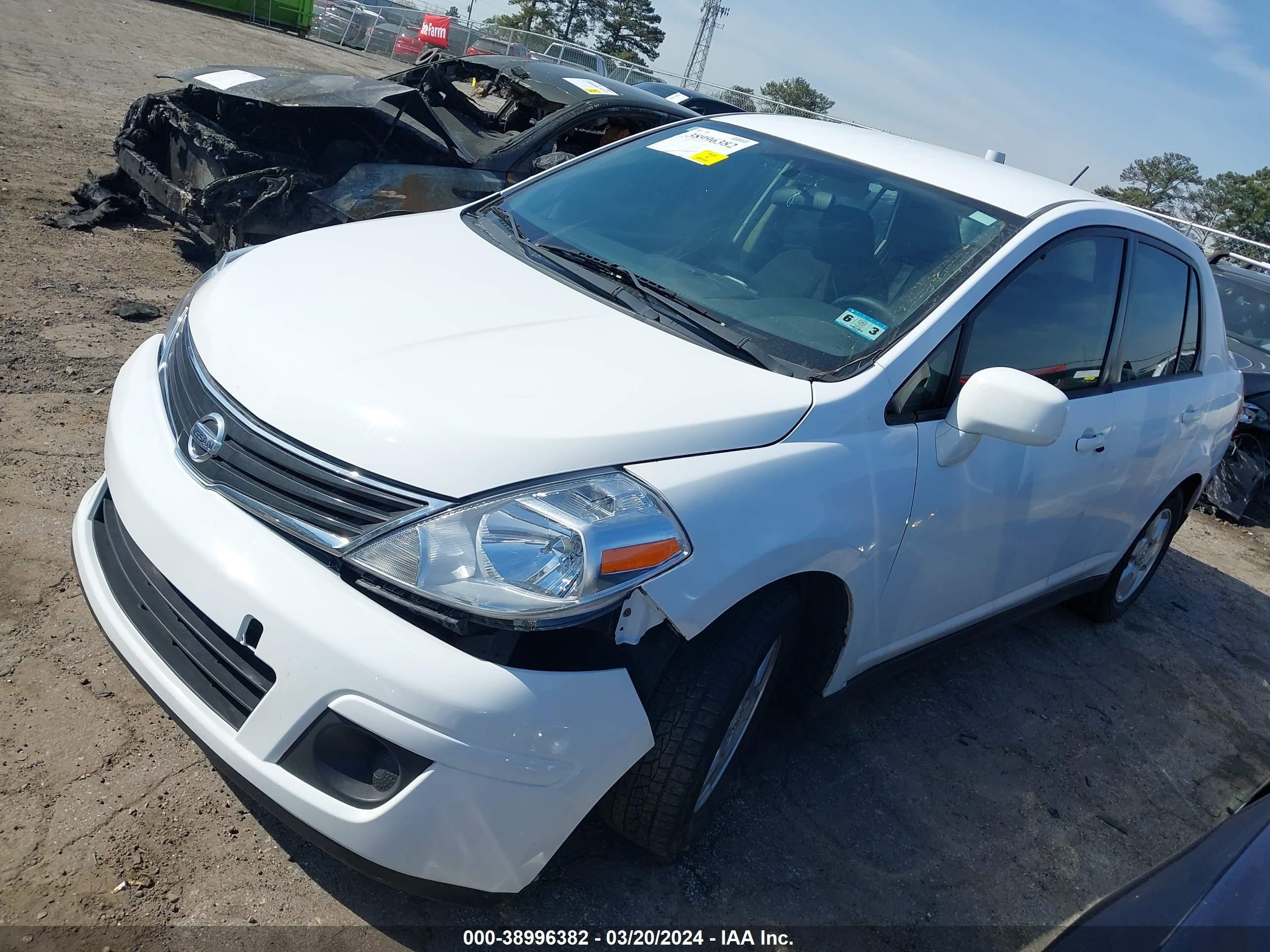 Photo 1 VIN: 3N1BC1AP9BL484017 - NISSAN VERSA 