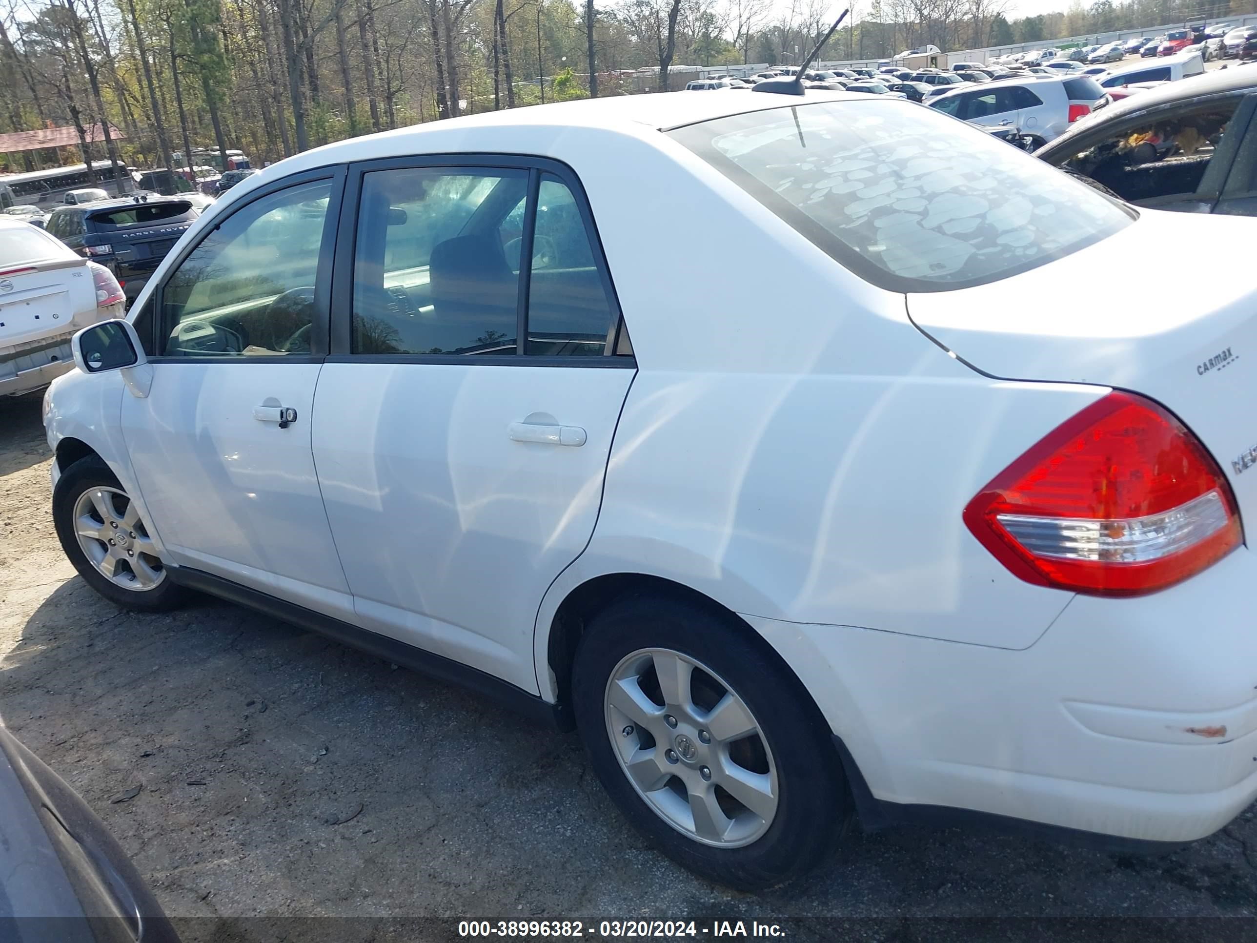 Photo 13 VIN: 3N1BC1AP9BL484017 - NISSAN VERSA 