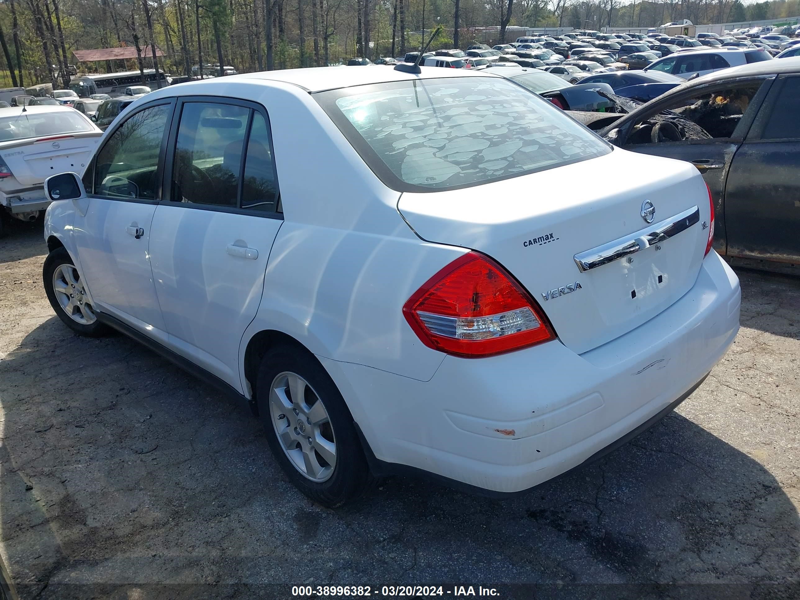 Photo 2 VIN: 3N1BC1AP9BL484017 - NISSAN VERSA 