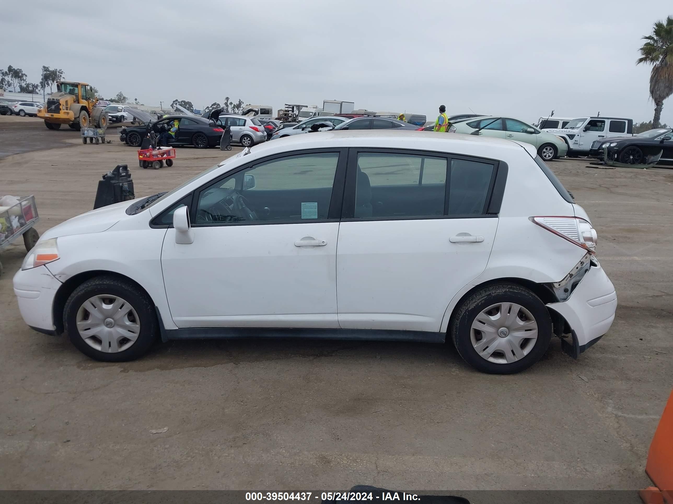 Photo 13 VIN: 3N1BC1CP0AL464749 - NISSAN VERSA 