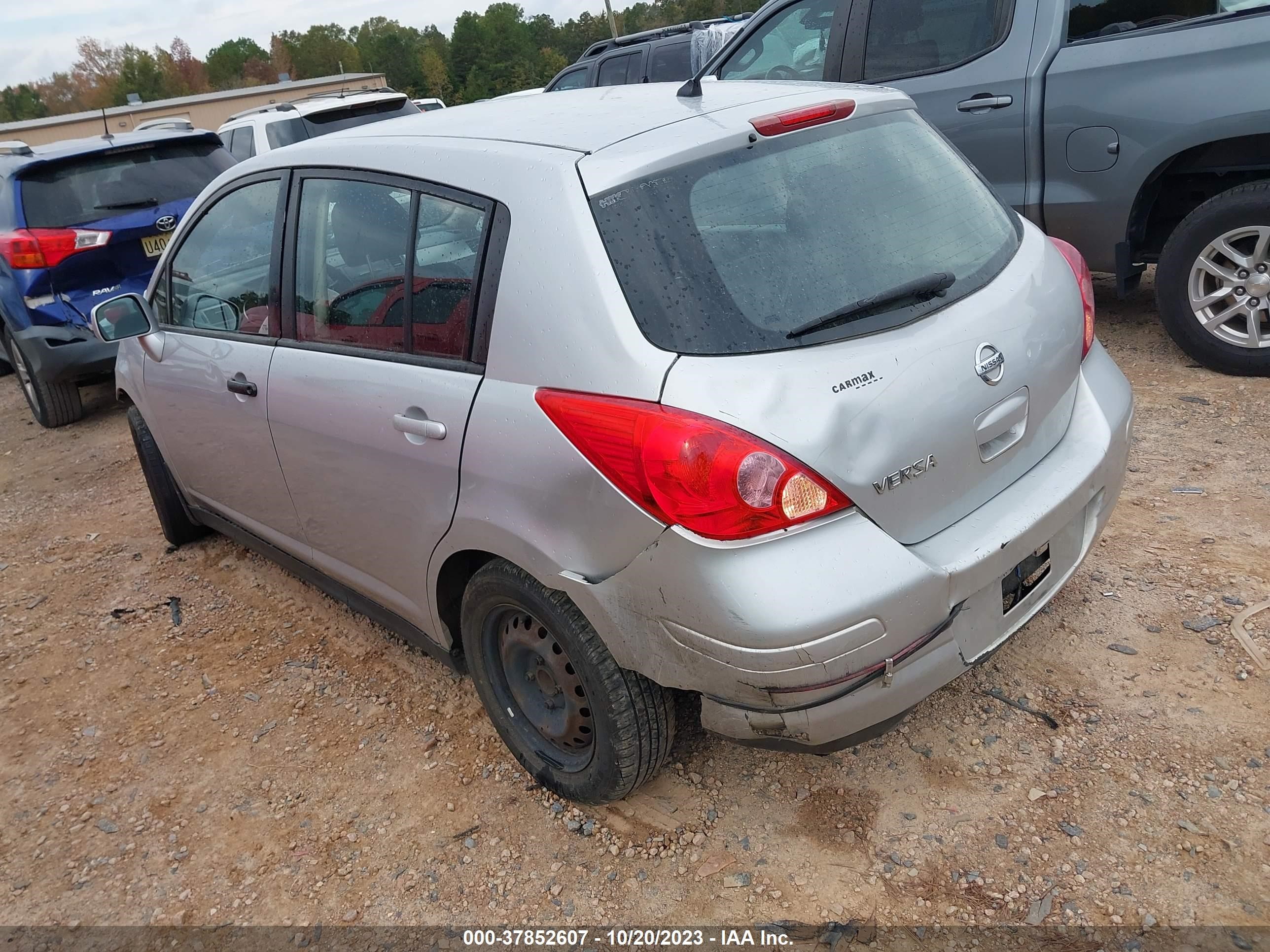 Photo 2 VIN: 3N1BC1CP0BL401944 - NISSAN VERSA 